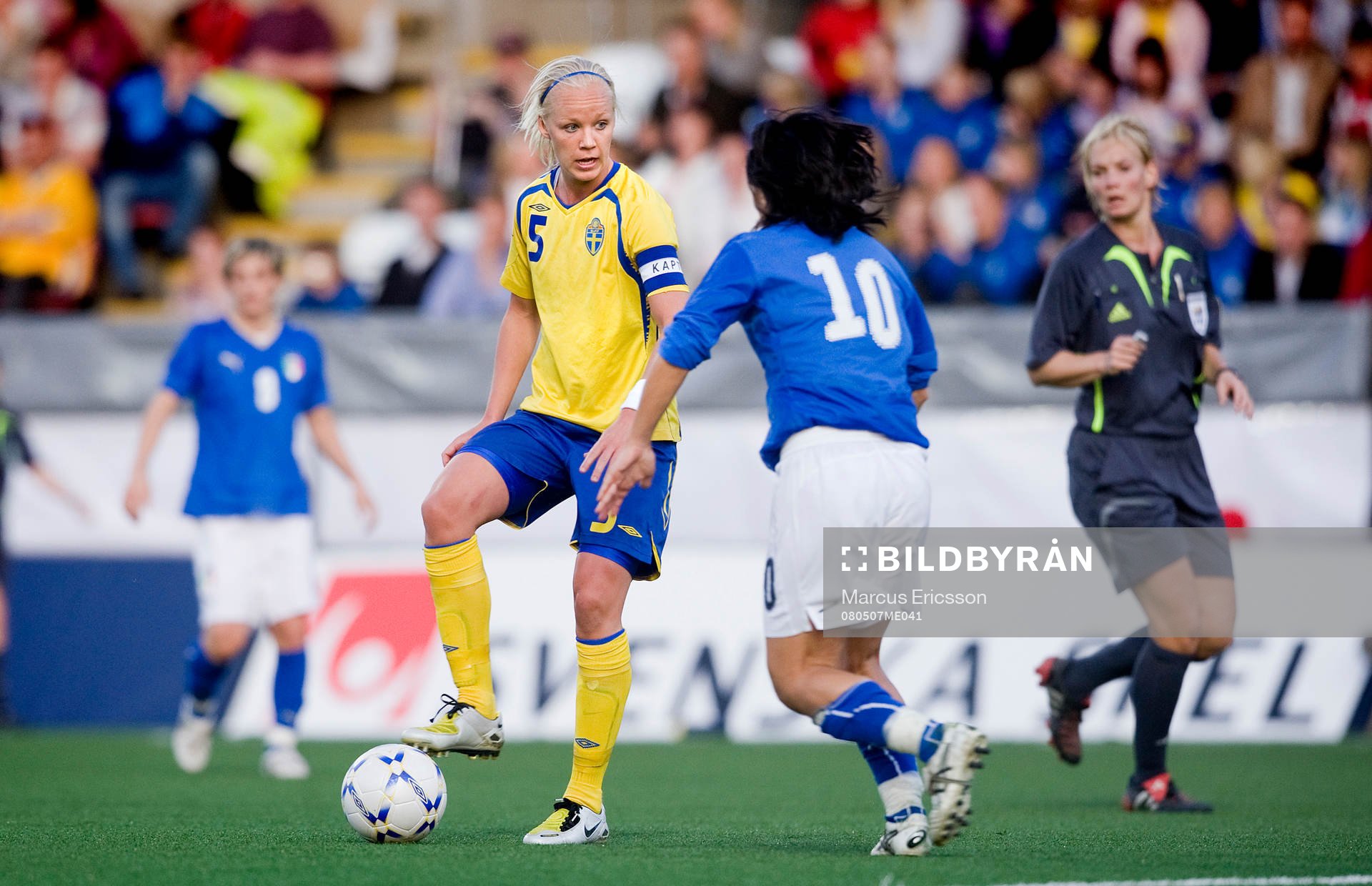 Caroline Seger, Sverige och Tatiana Zorri, Italien