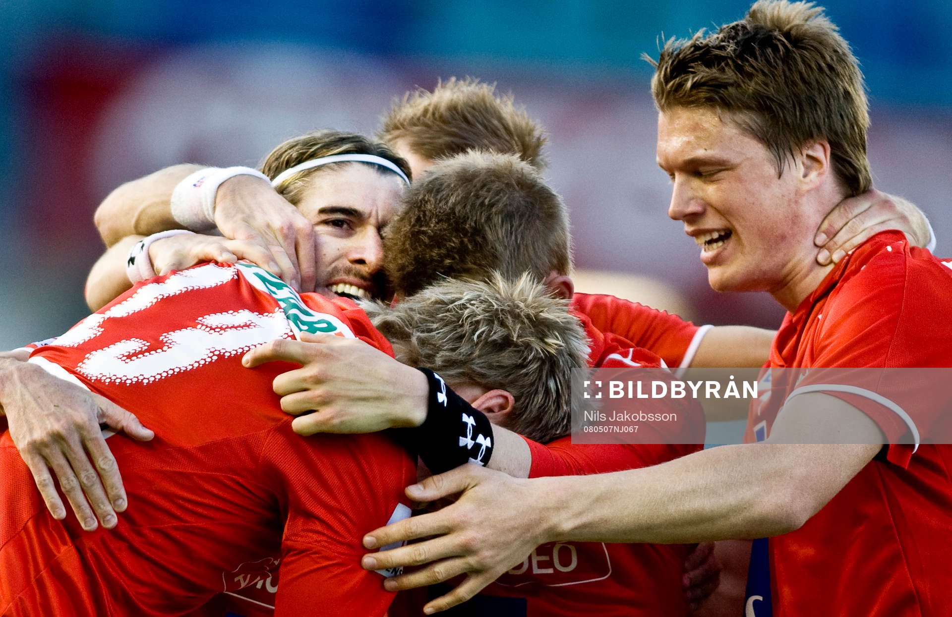 César Santín, Kalmar, kramas om av lagkamrater, jubel