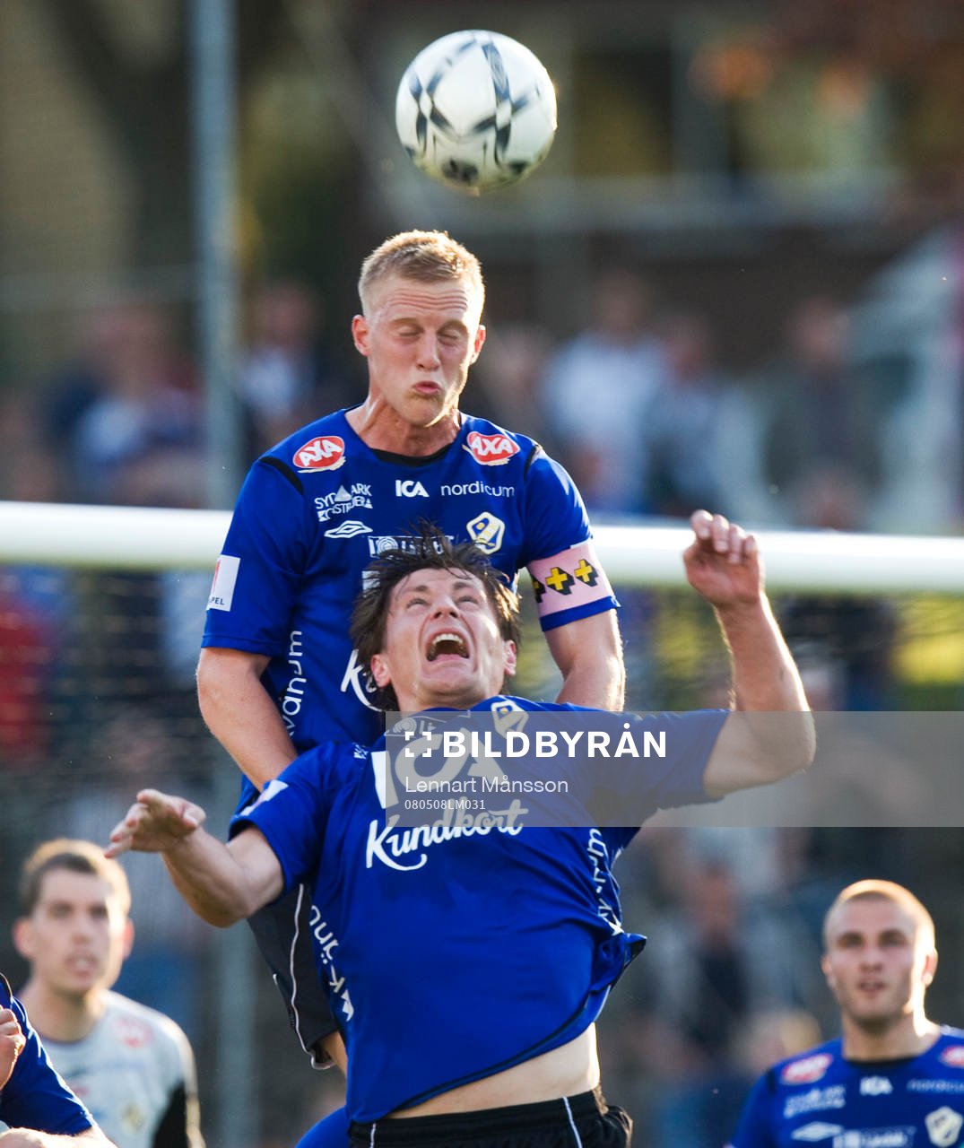 Peter Larsson nickar undan framför egne Tomas Zvirgzdauskas