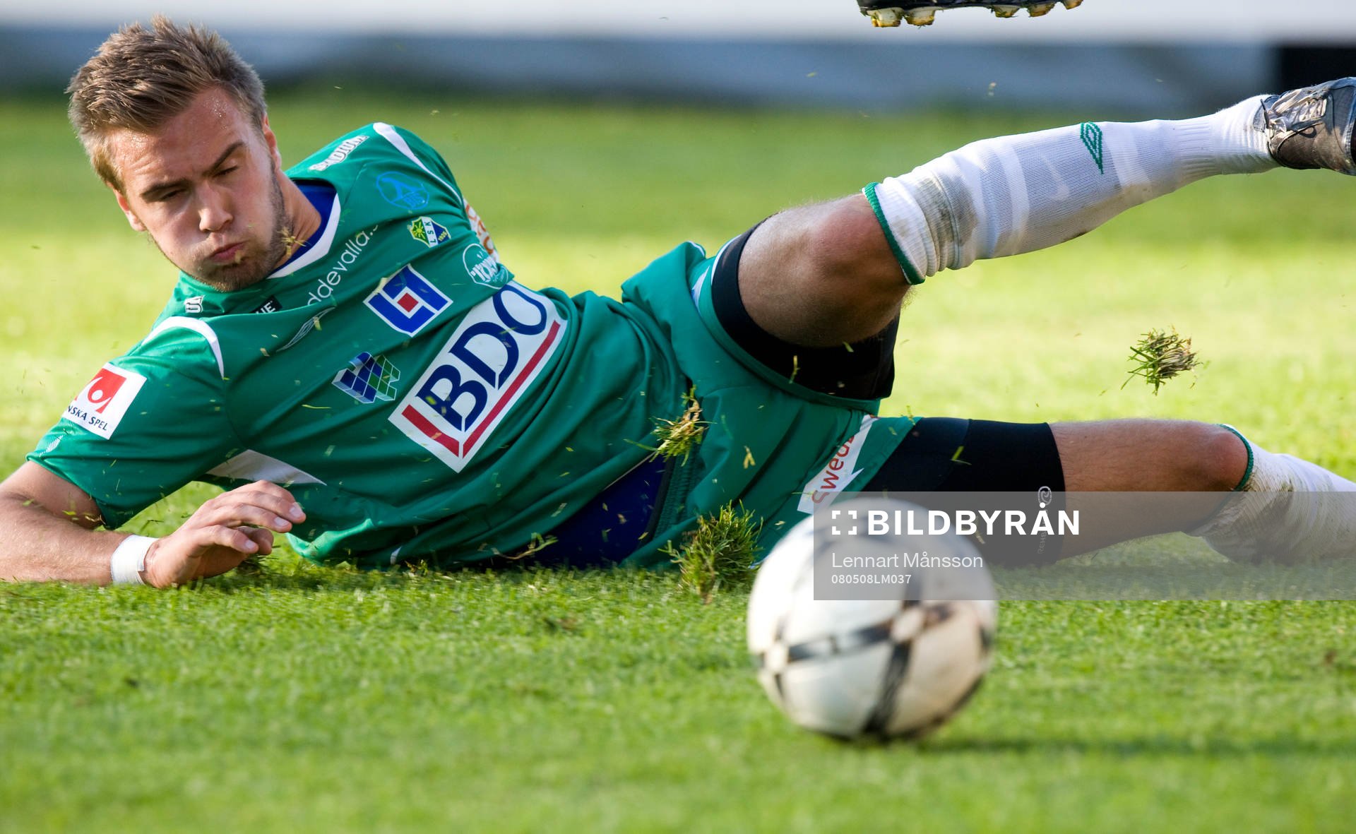 Richard Jansson bryter så grästuvorna yr
