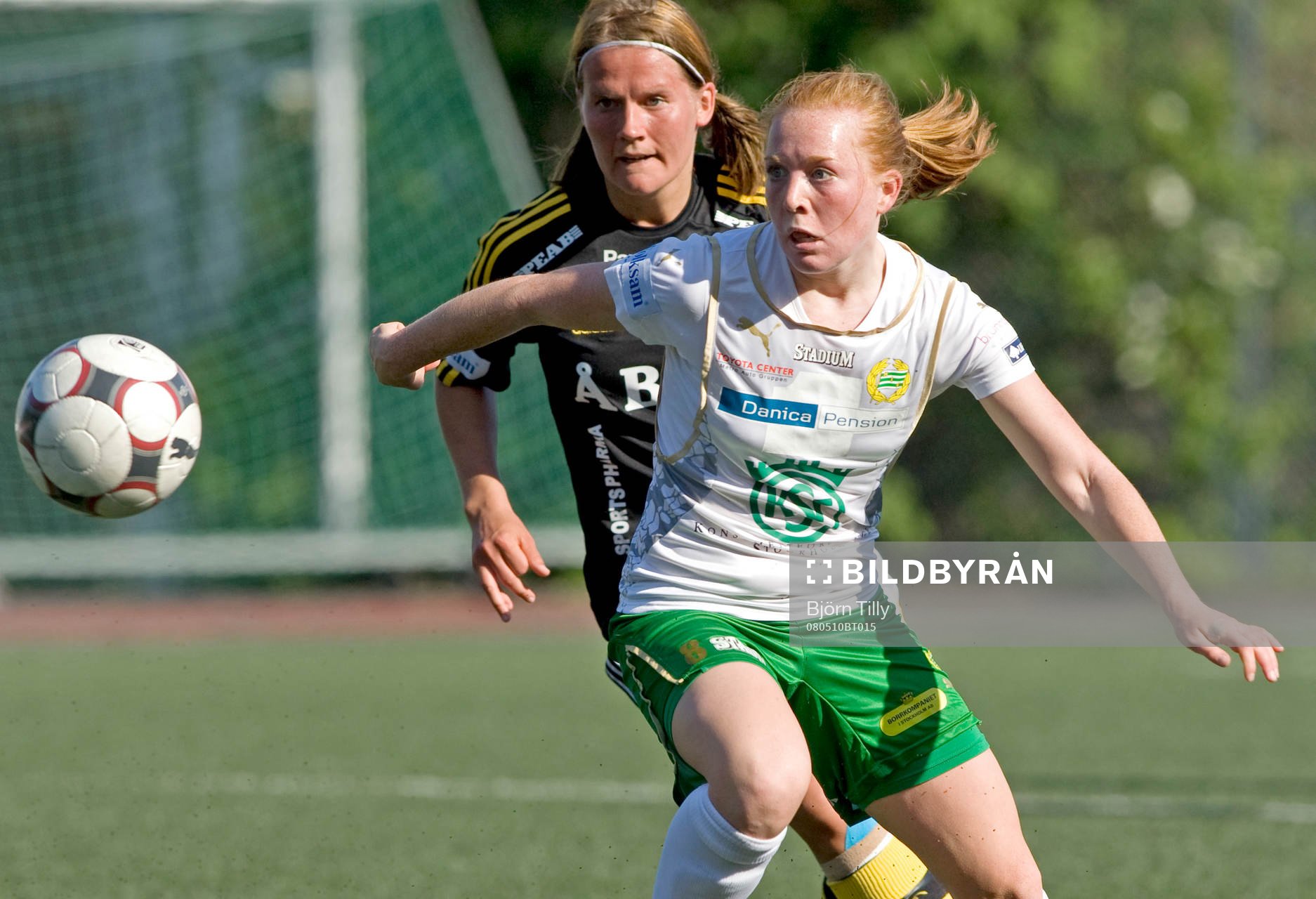   Jessica Julin, AIK och Lisa Björkvik, Hammarby.  