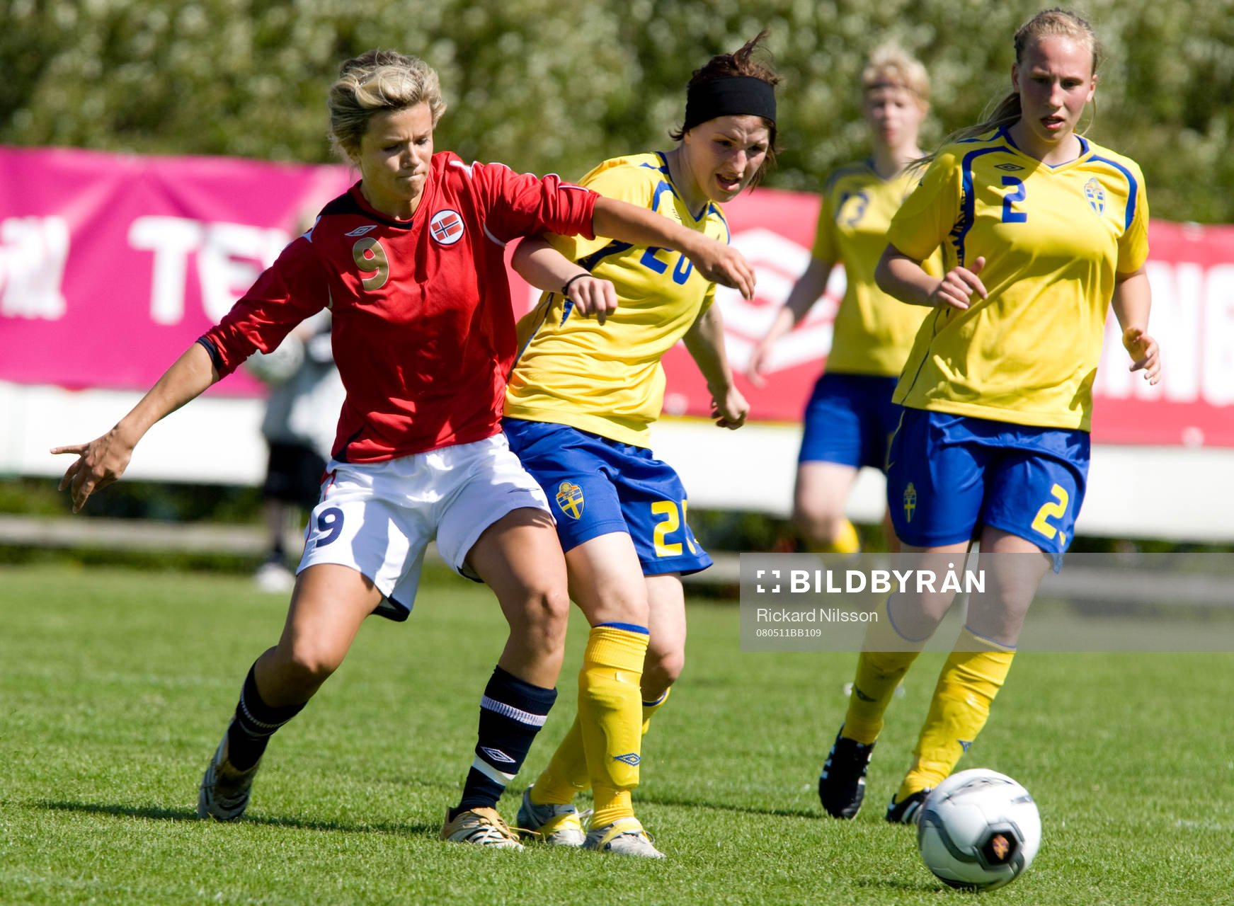  Catrine Dekkerhus, Norge och Maria Niemelä, Linda Lundström, Sverige.
