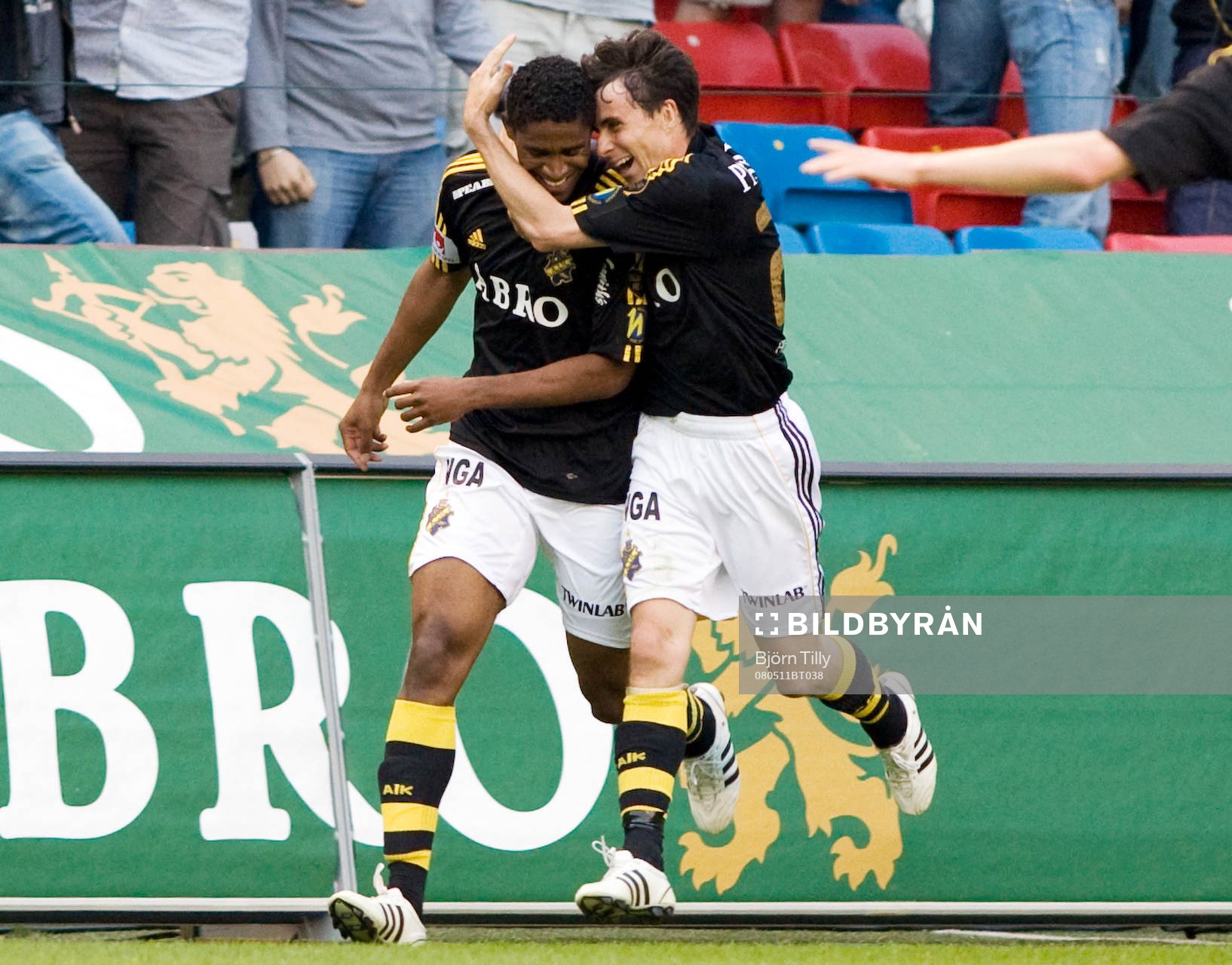 Khari Stephenson, 1-0 och Daniel Mendes, 2-0, AIK. Jubel