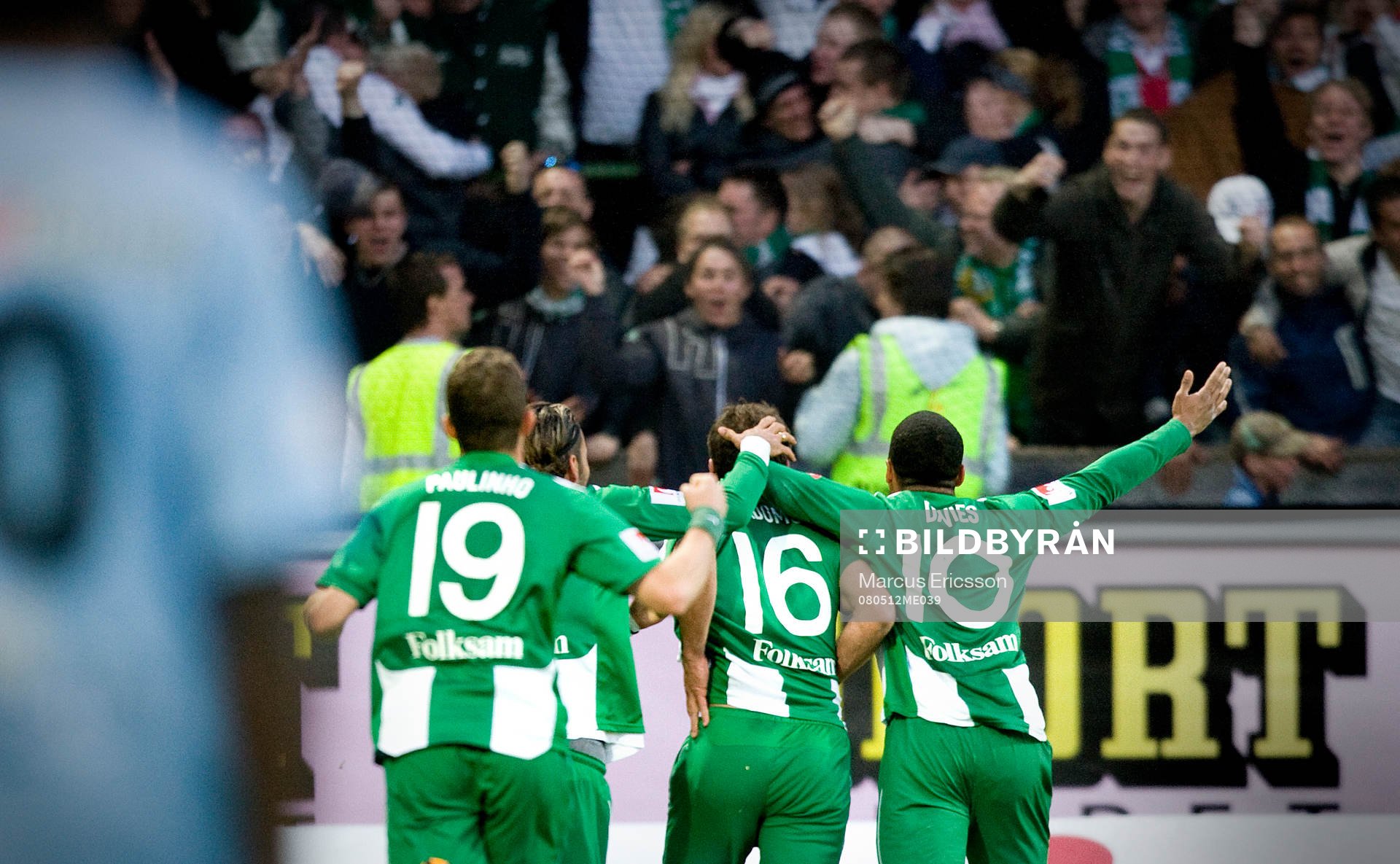  Claudio Martin Dadomo Minervini, och Charlie Davies, springer mot publiken efter 2-1 målet, jubel.