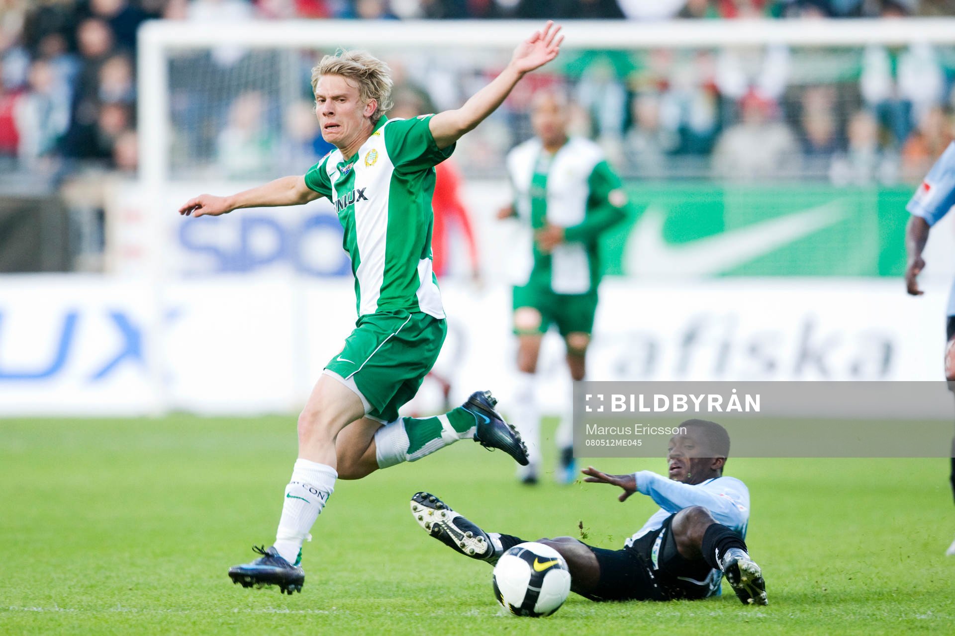 Emil Johansson, Hammarby, hoppar över Yannick Bapupa, Gefle