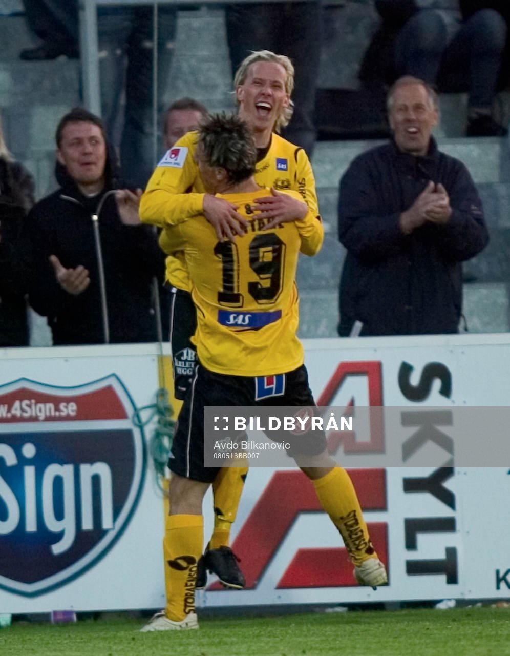Jörgen Nilsson och Erton Fejzullahu, Mjällby, jubel