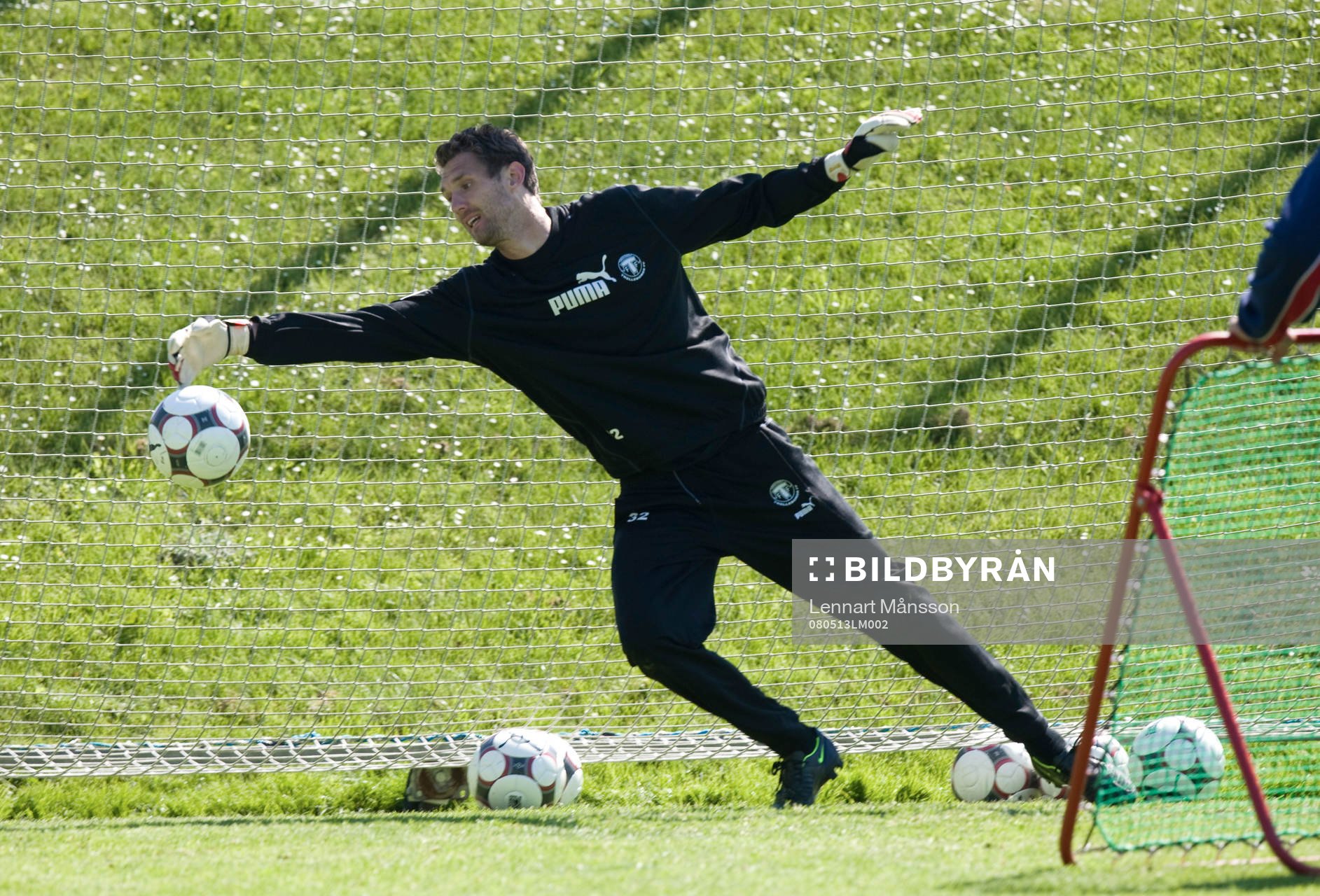 Andreas Isaksson, målvakt, tränar med Trelleborgs FF