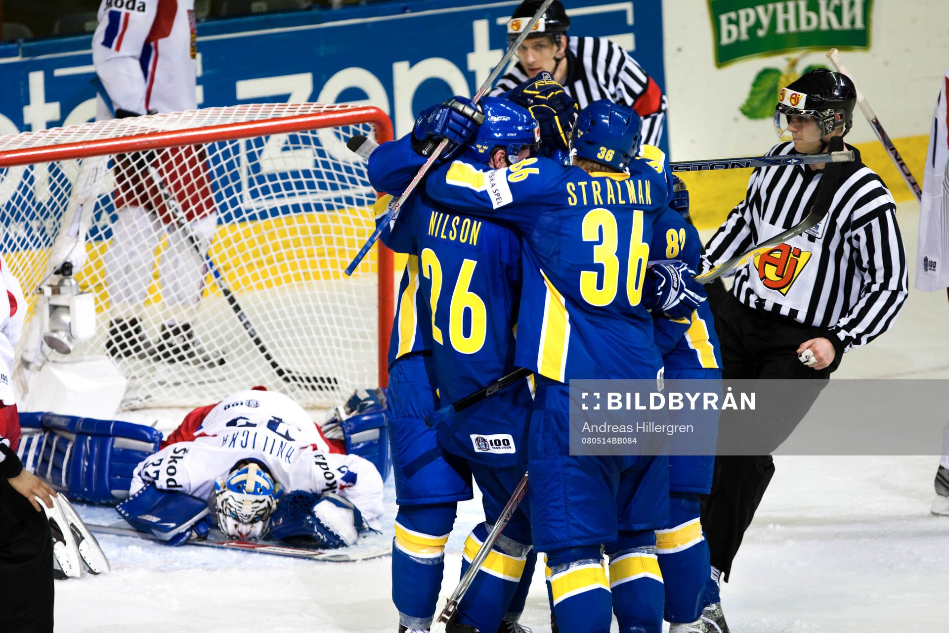 Sveriges matchhjältar Mattias Weinhandl och Marcus Nilson,