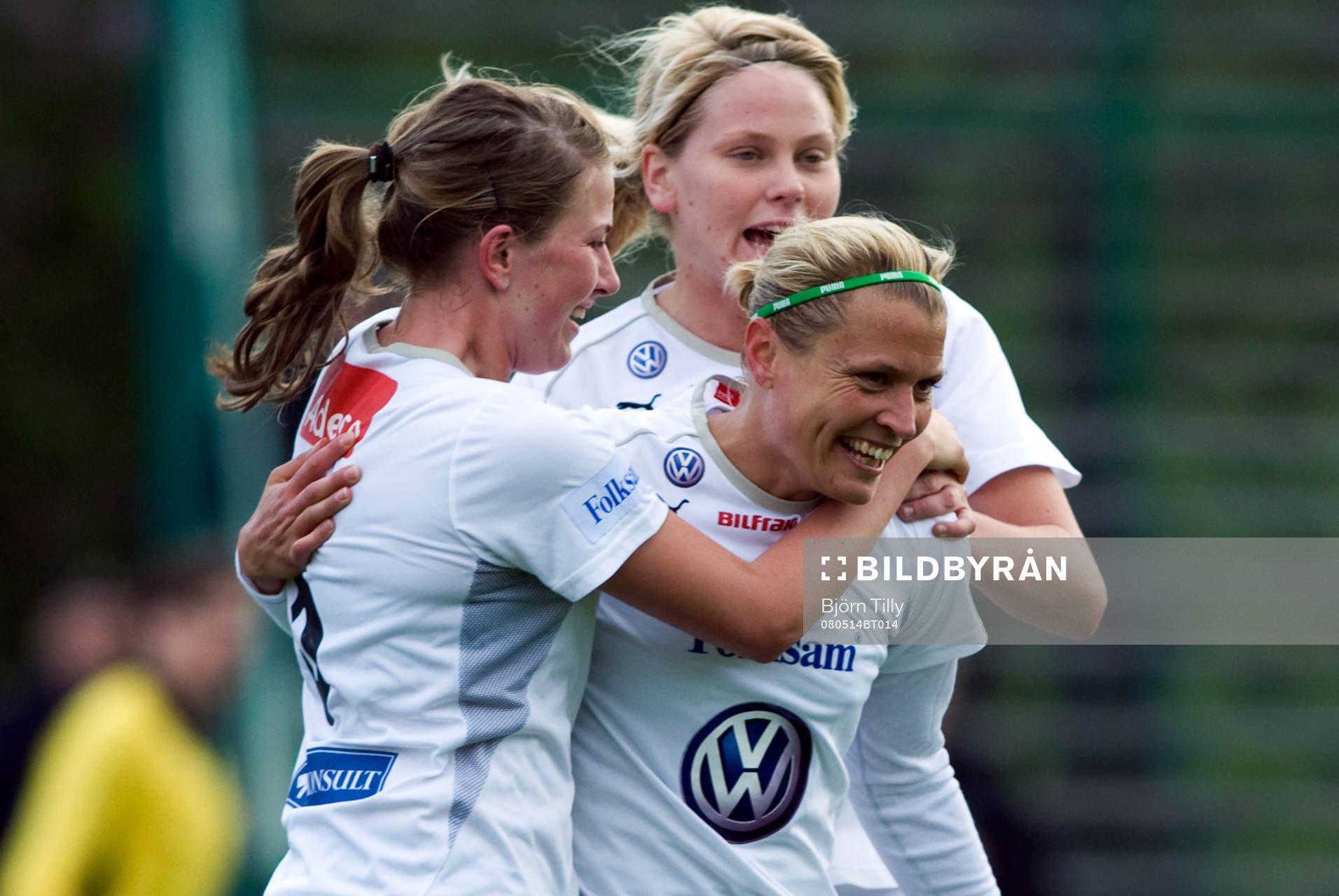  Emma Berglund, Lisa Dahlqvist, och Karolina Westberg, Umeå, jubel efter 0-2.  