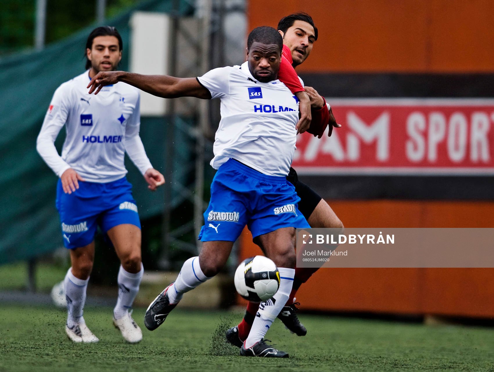 Serkan Cigel, Vasalund, hänger i Simon Omekanda,