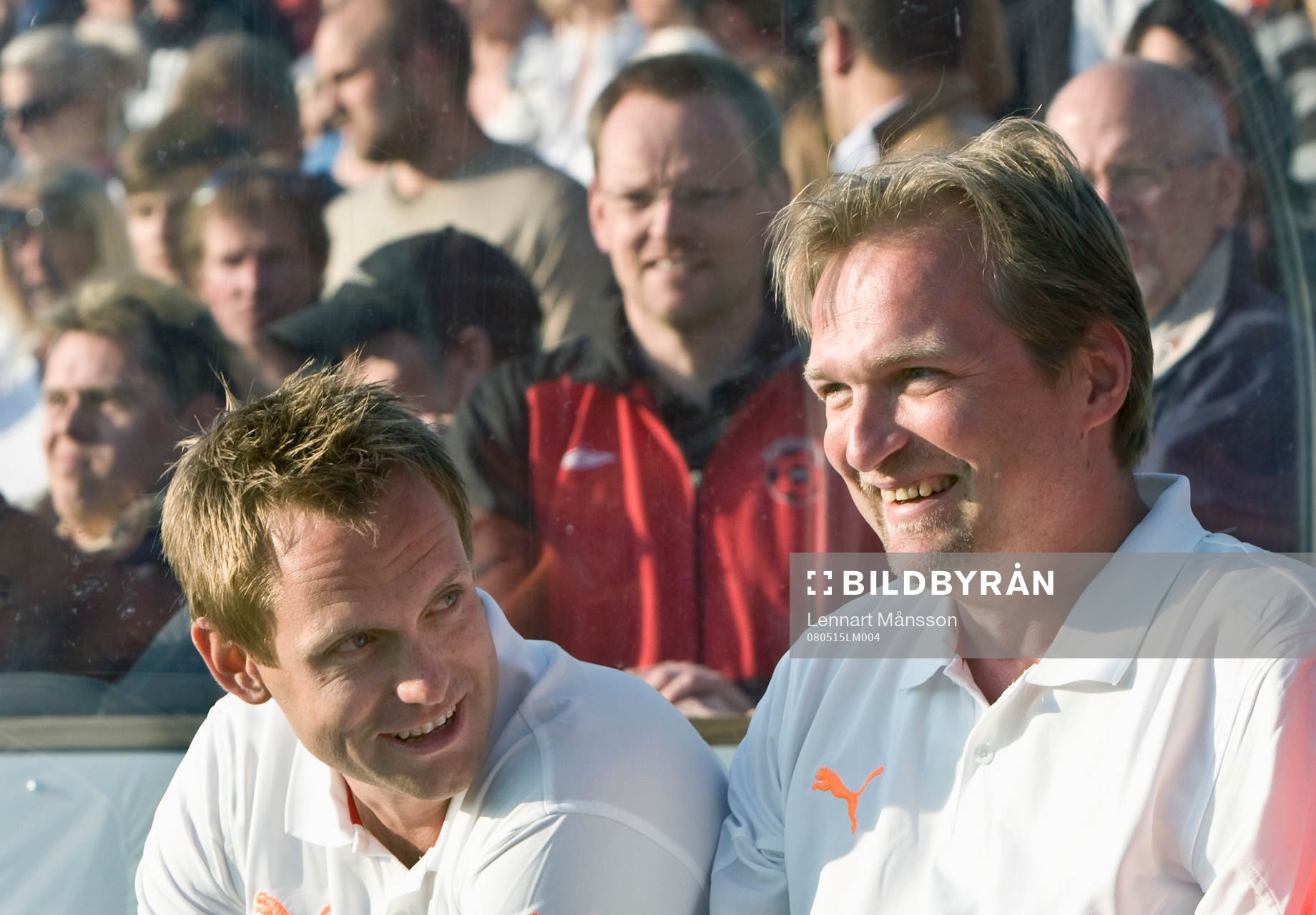 Martin Sjögren, assisterande tränare och Jörgen Petersson, tränare, glädje.