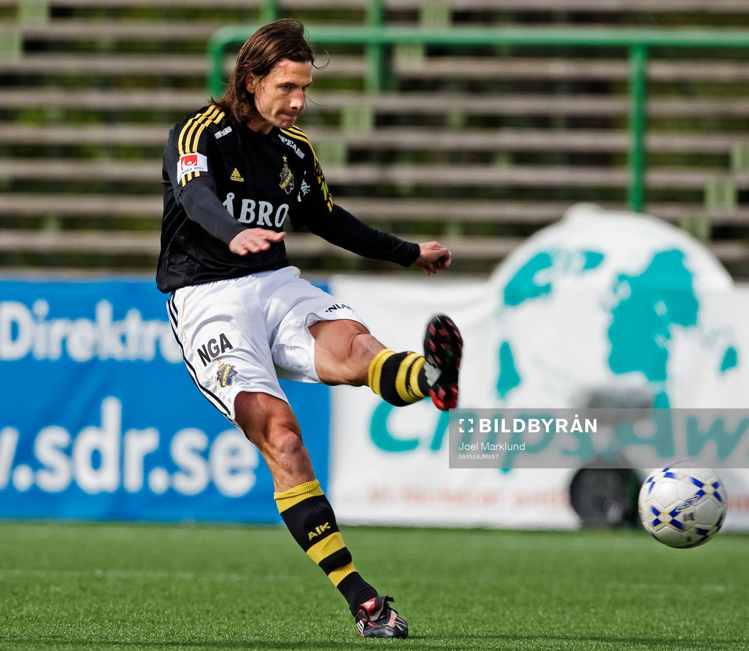 Iván Óbolo, AIK, skjuter