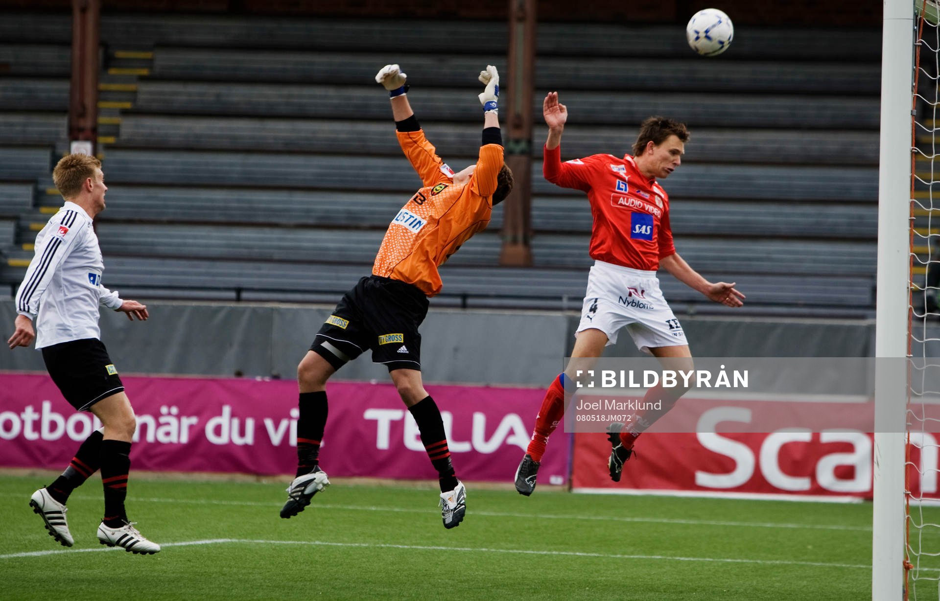 Marcus Lindberg, Kalmar, missar precis en målchans
