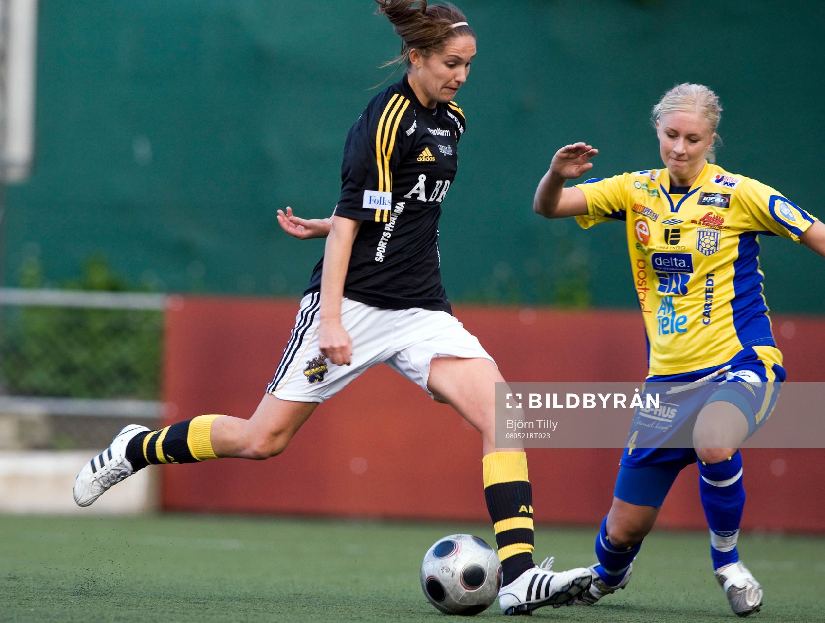 Kathryn Gill, AIK och Moa Westermark, Umeå Södra