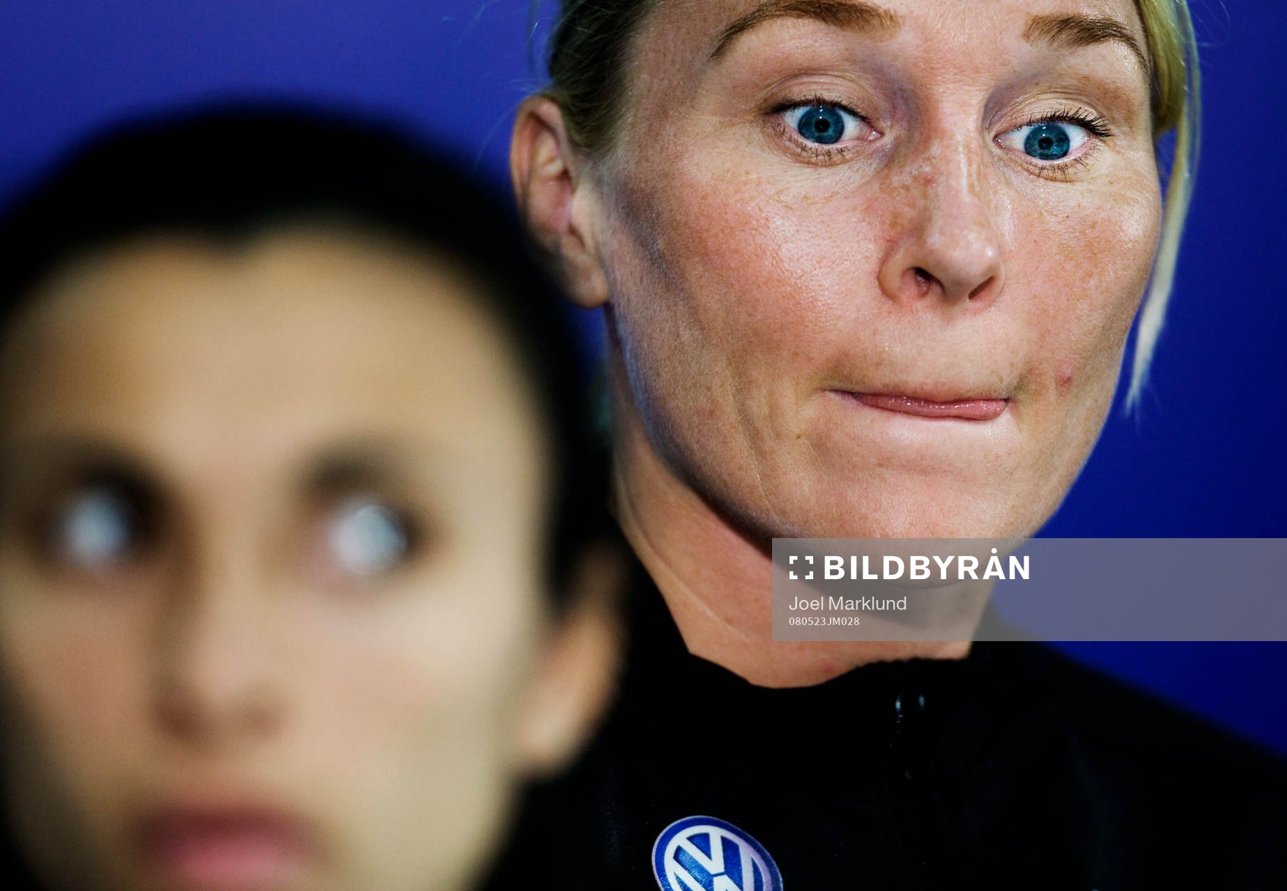 Marta och Frida Östberg gör miner