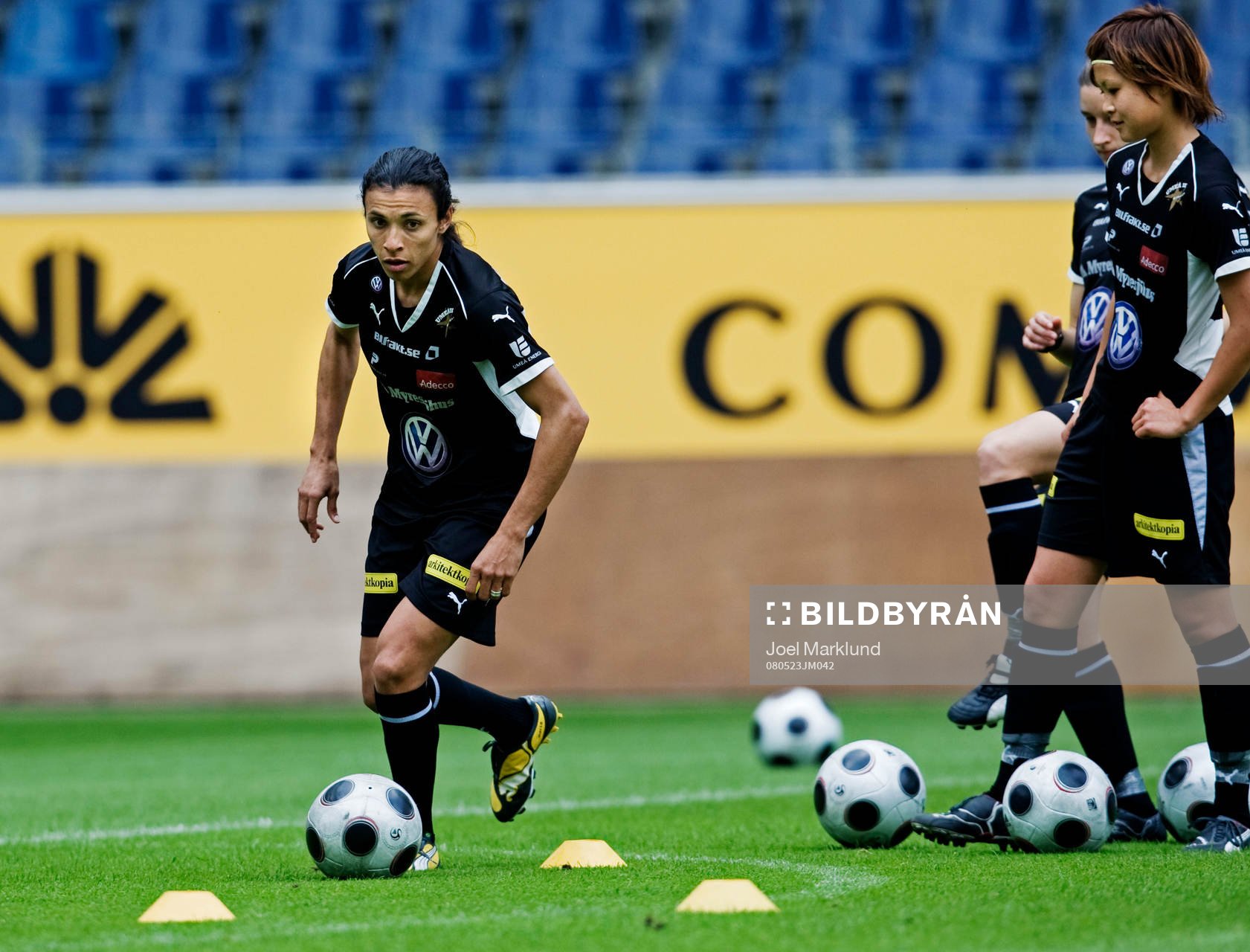 Marta dribblar