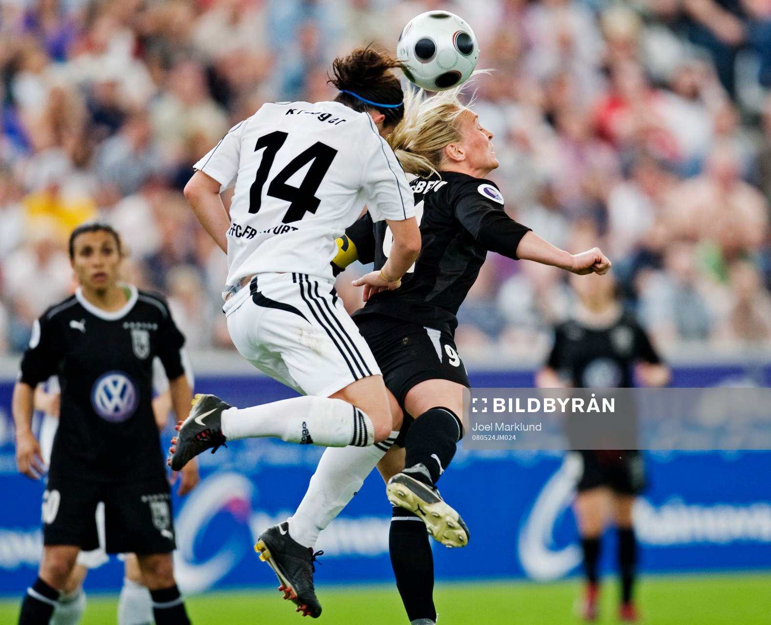 Alexandra Krieger, Frankfurt, kör över Frida Östberg,