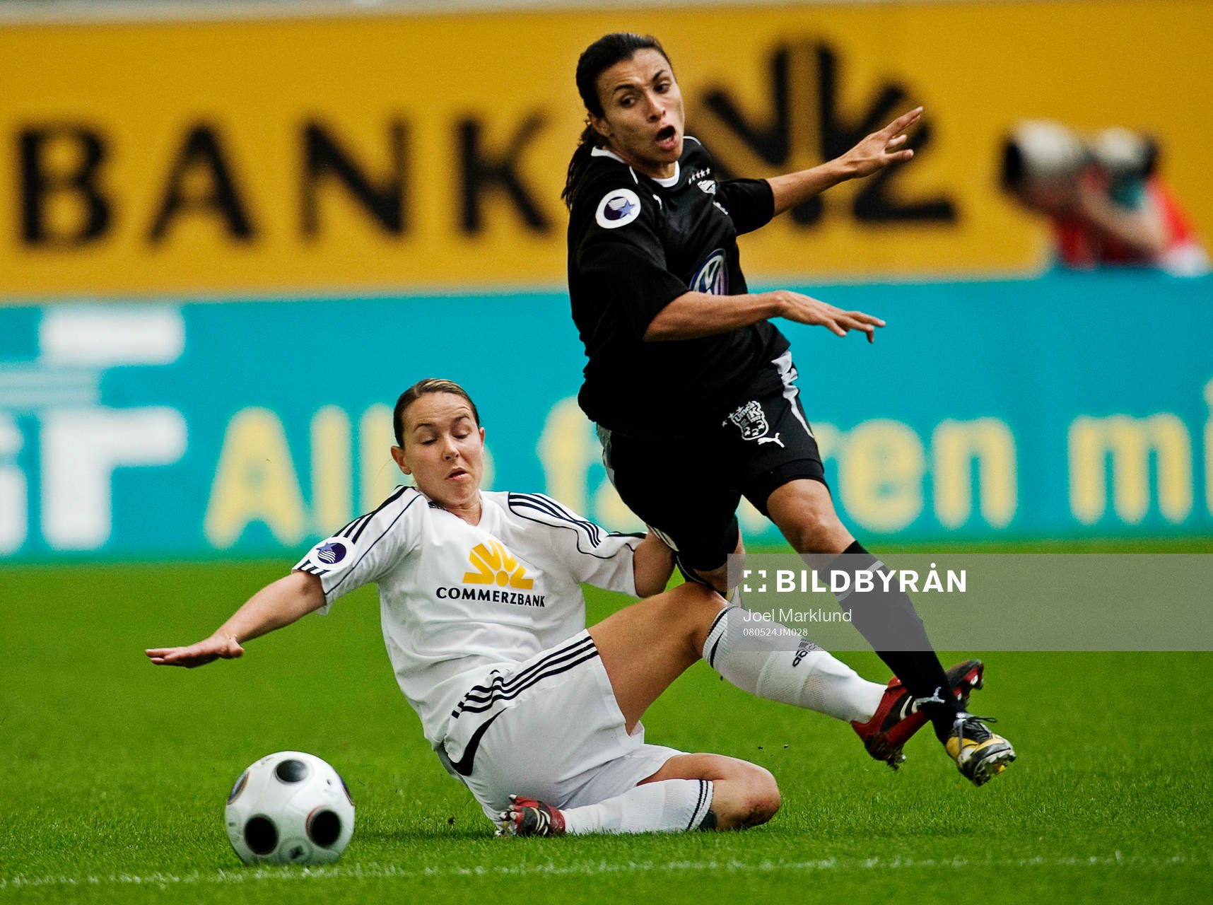 Katrin Kliehm, Frankfurt, fäller Marta, Umeå