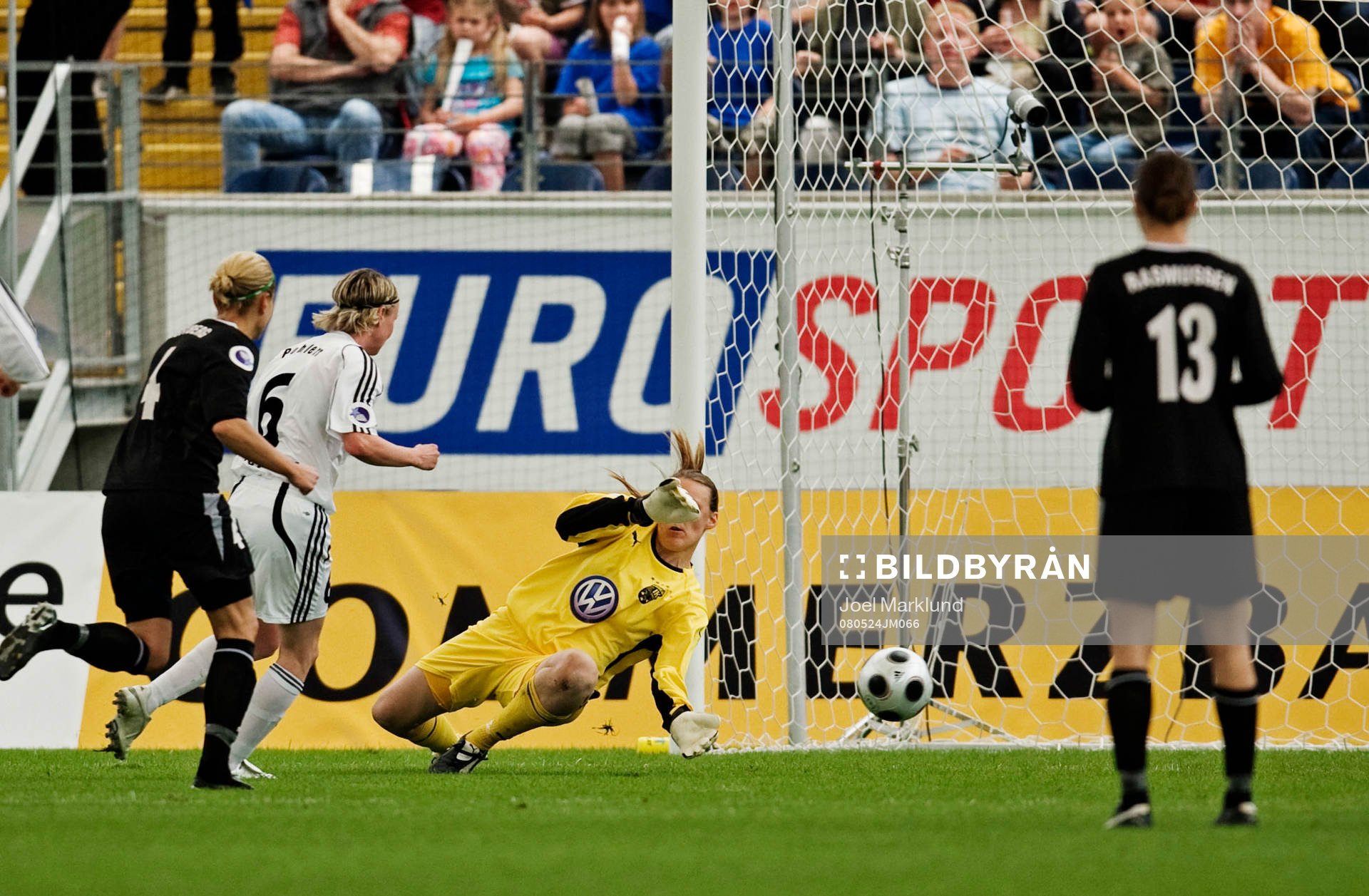 Conny Pohlers, Frankfurt, gör 1-0