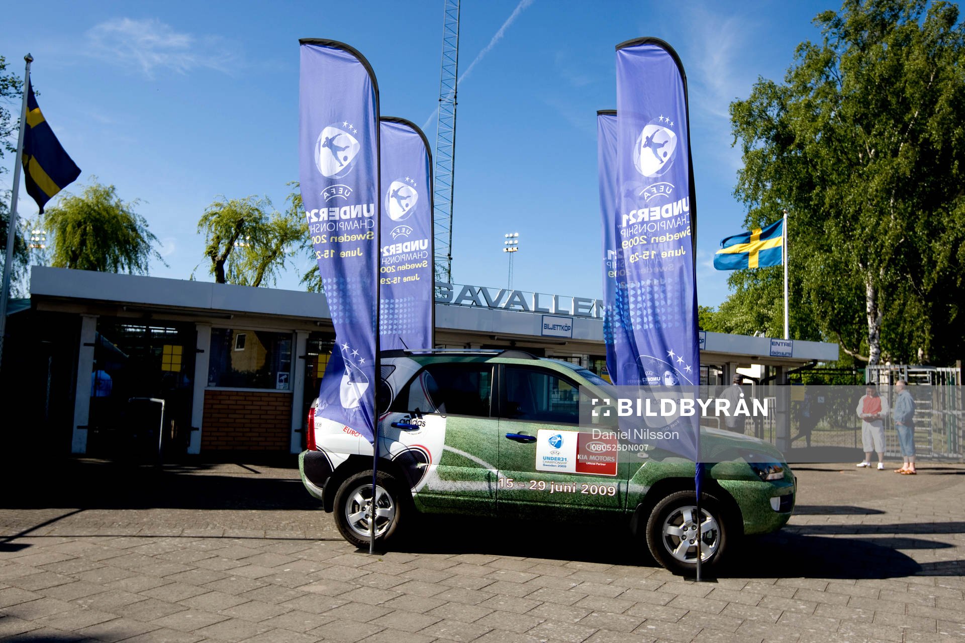 Reklam bil utanför Vångavallen