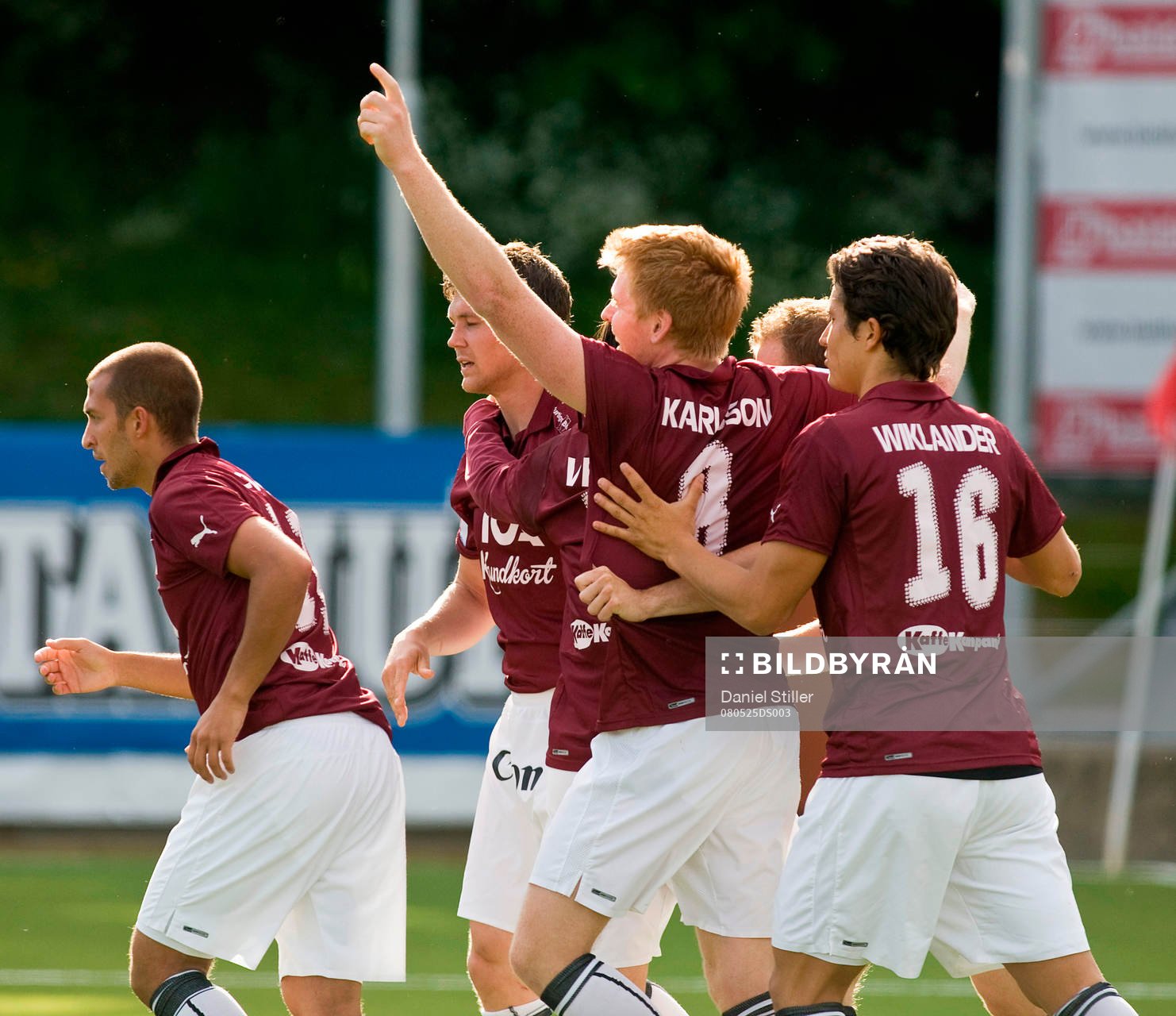 Josef Karlsson gör 2-0 till Qviding. Jubel