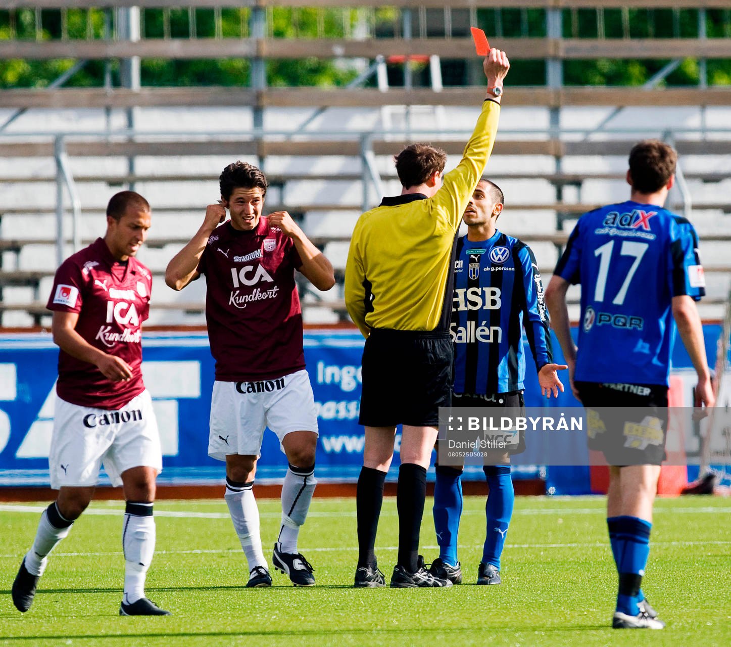 Mani Toruang, Sirius, får rött kort