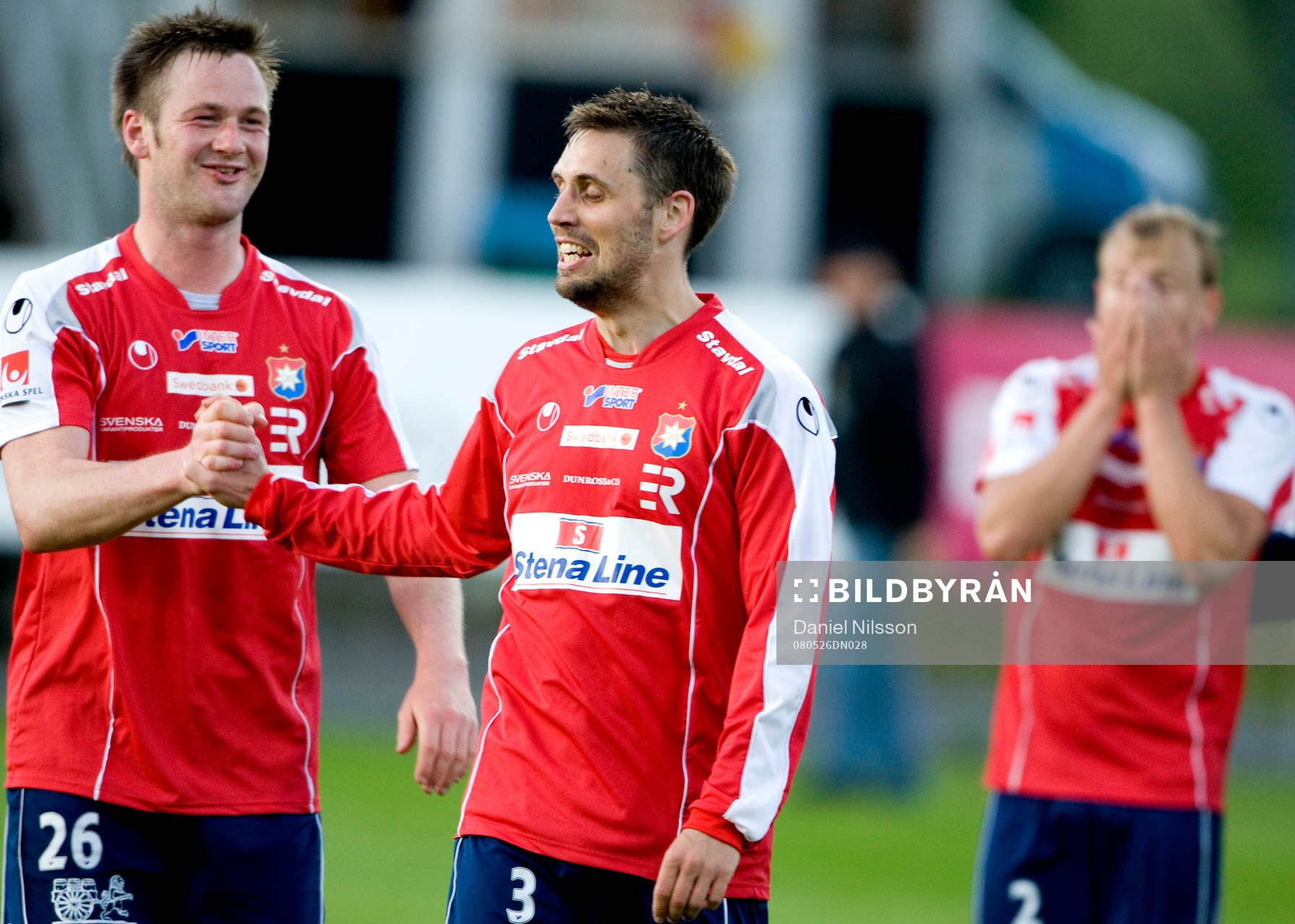 Dennis Jonsson och 2-1 målskytten Marcus Dahlin, Örgryte