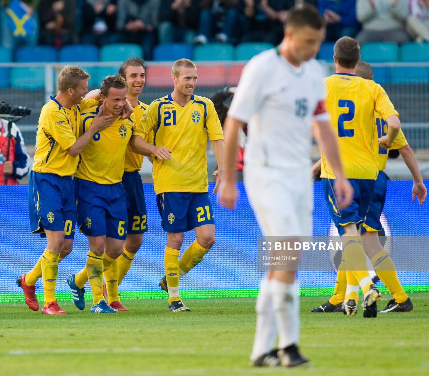 Tobias Linderoth gör 1-0 till Sverige. Jubel