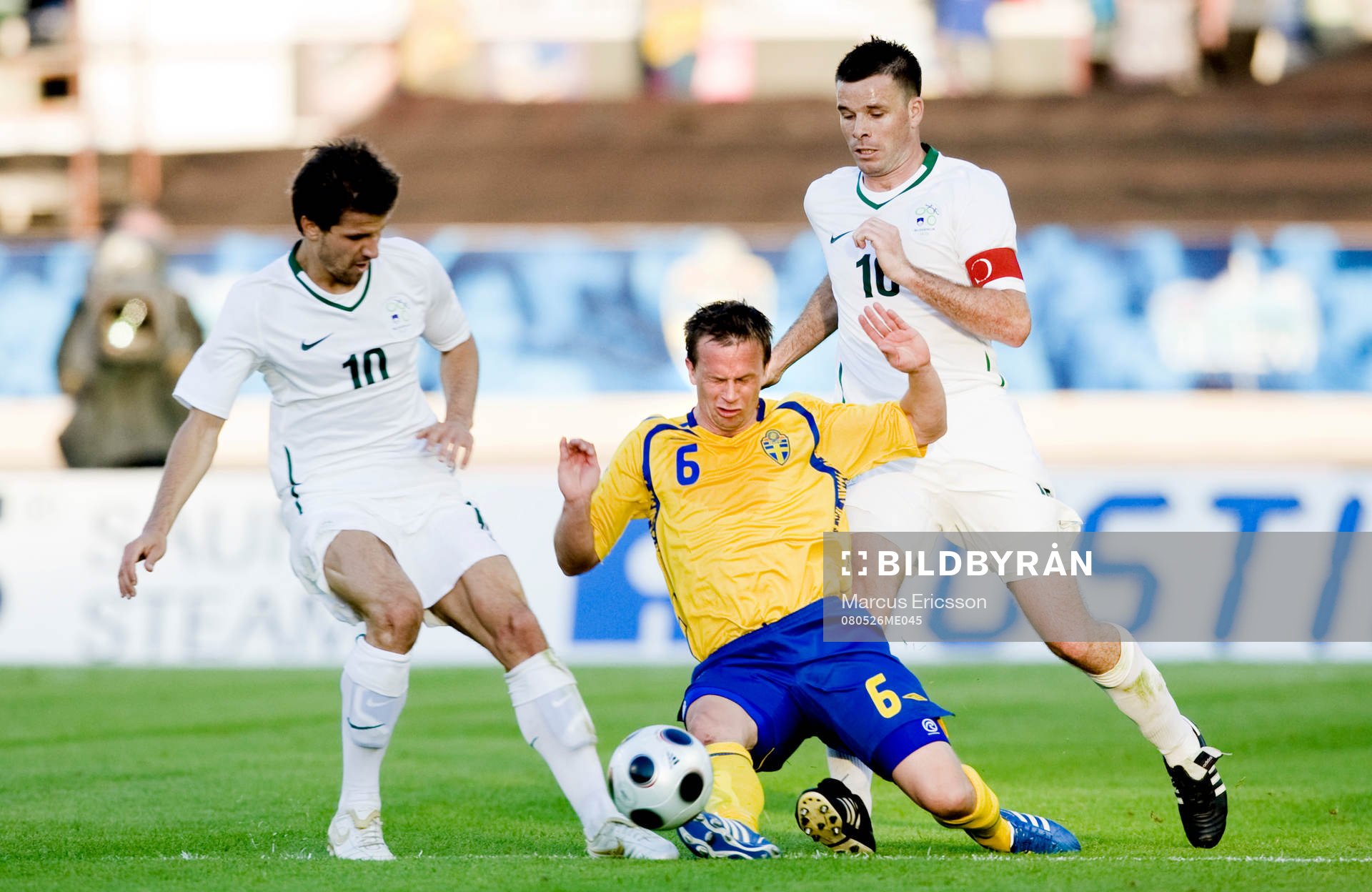 Tobias Linderoth, Sverige, mellan Dalibor Stevanovic, och