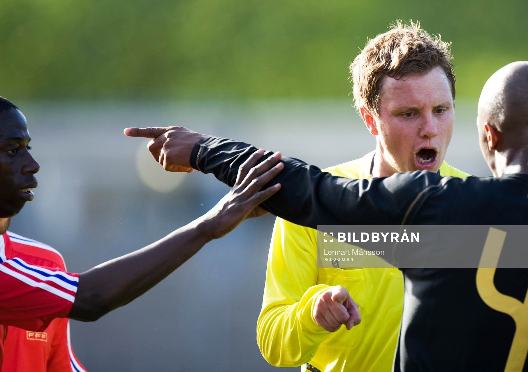 Svenske domaren Markus Strömbergsson och Pelé har olika