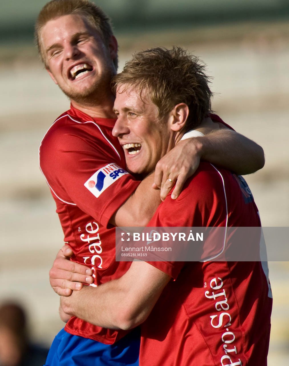  Mario Vasilj grattas av Daniel Petersson Jubel.