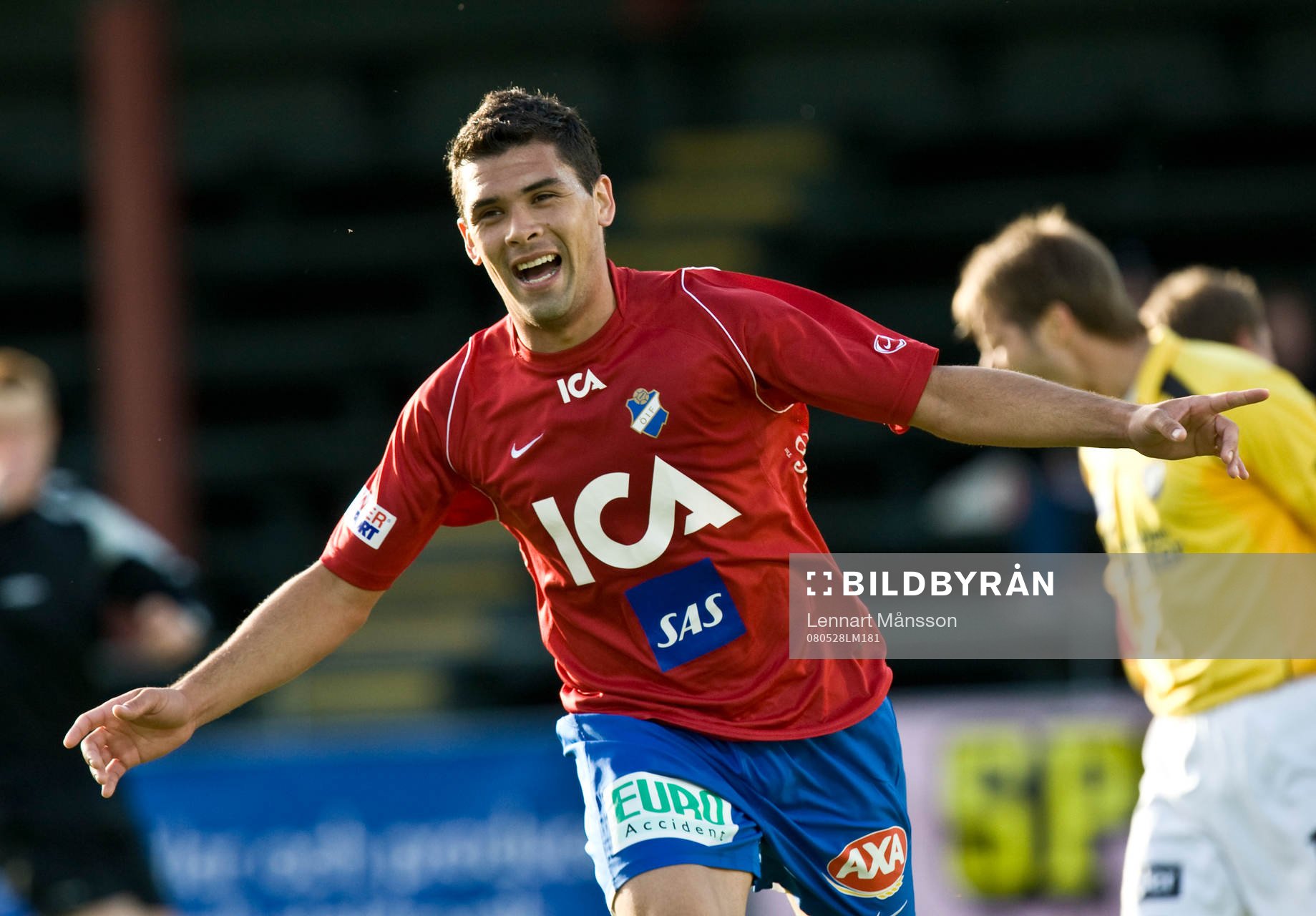  Östers 4-målsskytt Tomas Petry fick IFK Malmö på fall. Jubel, måljubel.