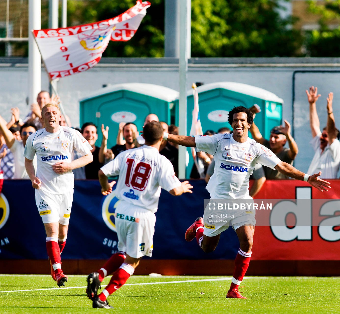  Marcos Ferreira gör 4-0 till Assyriska. Eddie Moussa, Assyriska. Jubel. 