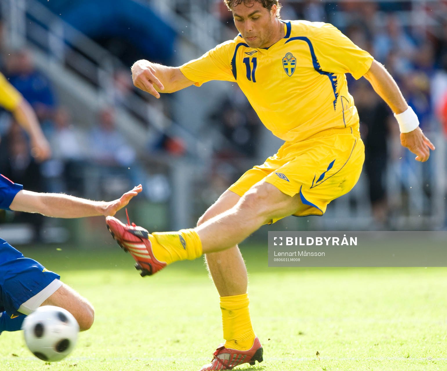 Johan Elmander laddar