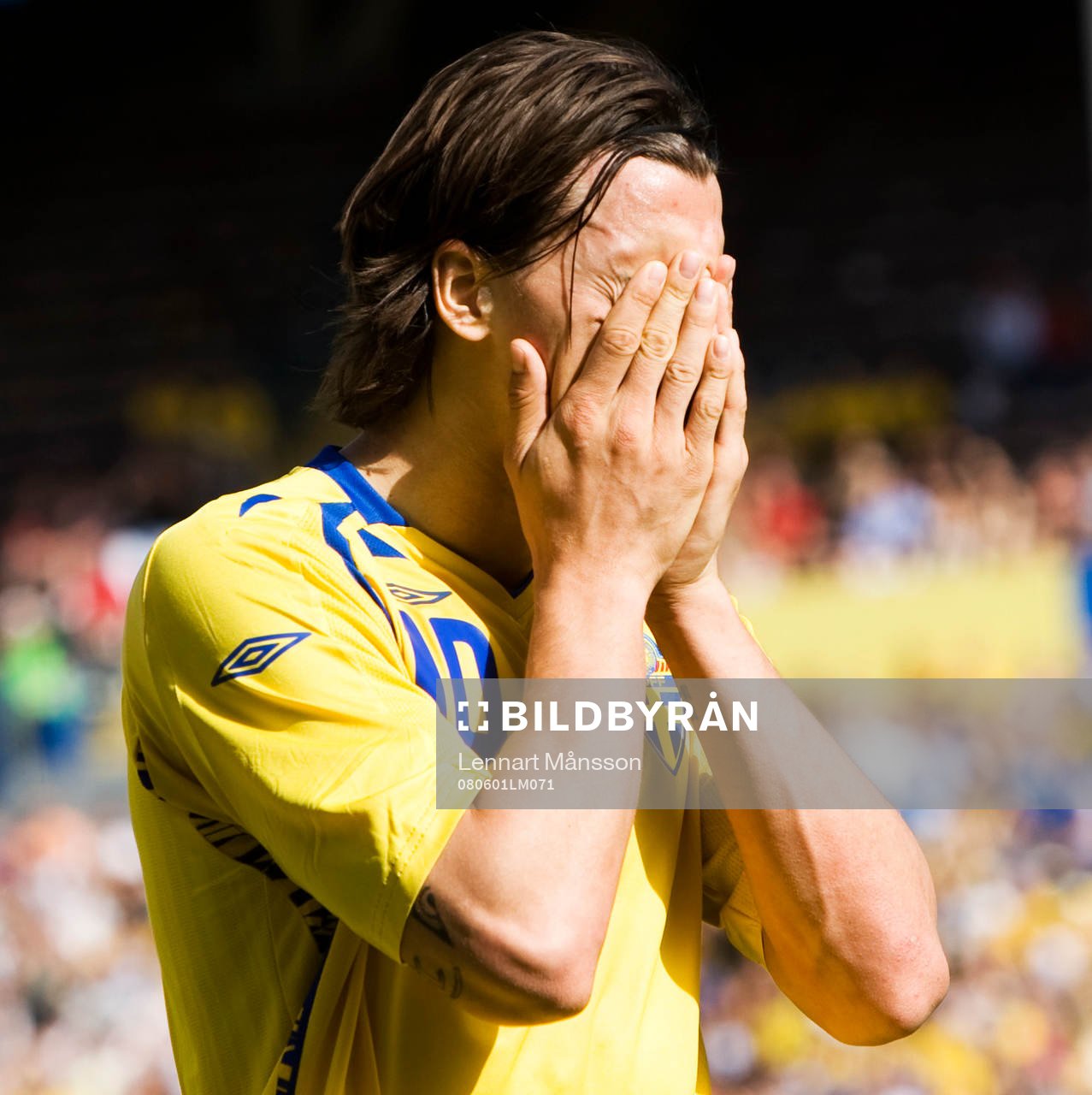 Zlatan Ibrahimovic har missat en jättechans från nära håll.