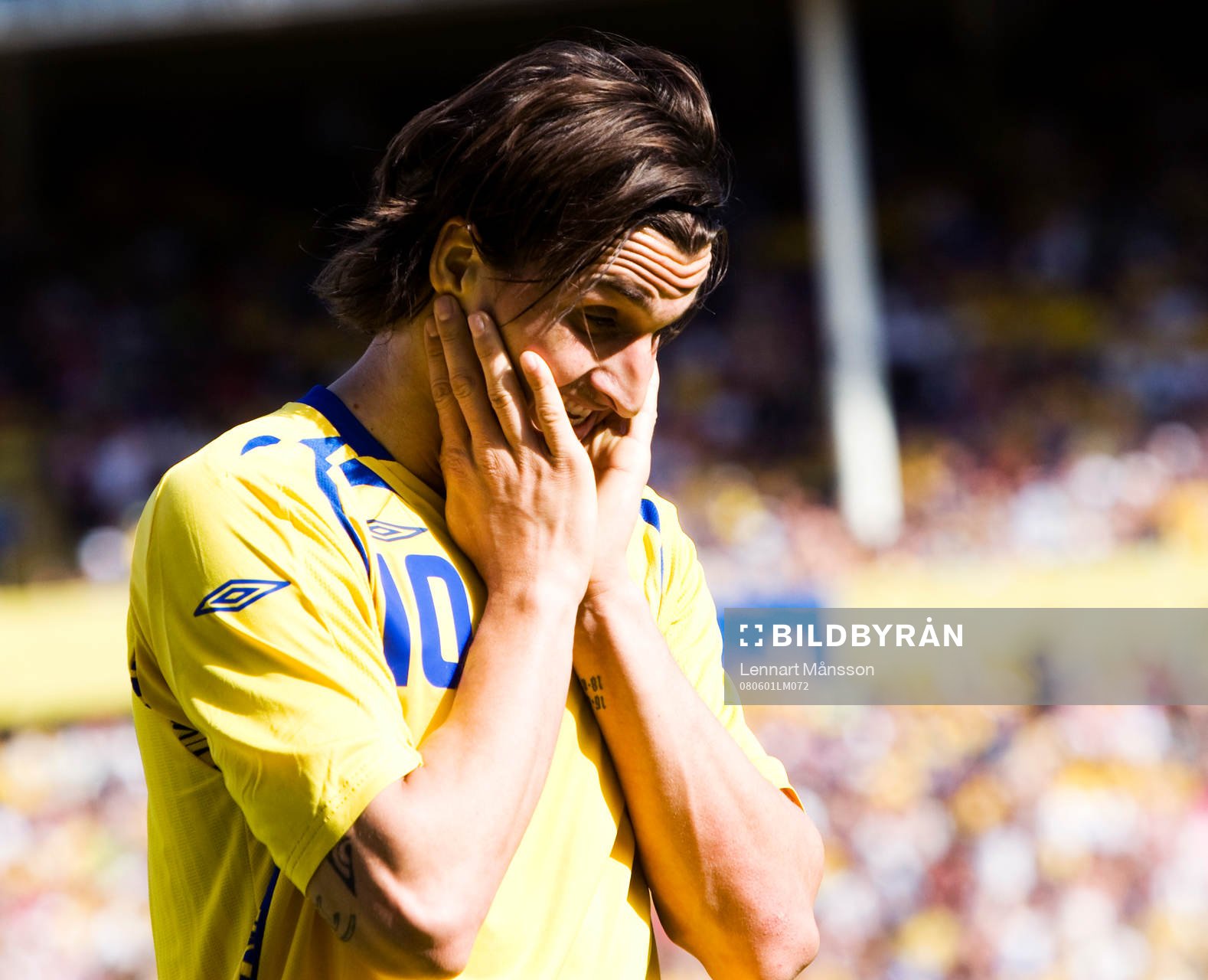  Zlatan Ibrahimovic har missat en jättechans från nära håll.