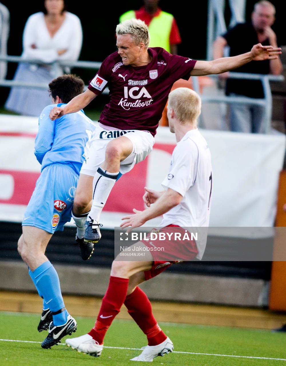 Peter Elmander, Qviding, kolliderar med Ola Svensson målvakt Bunkeflo.