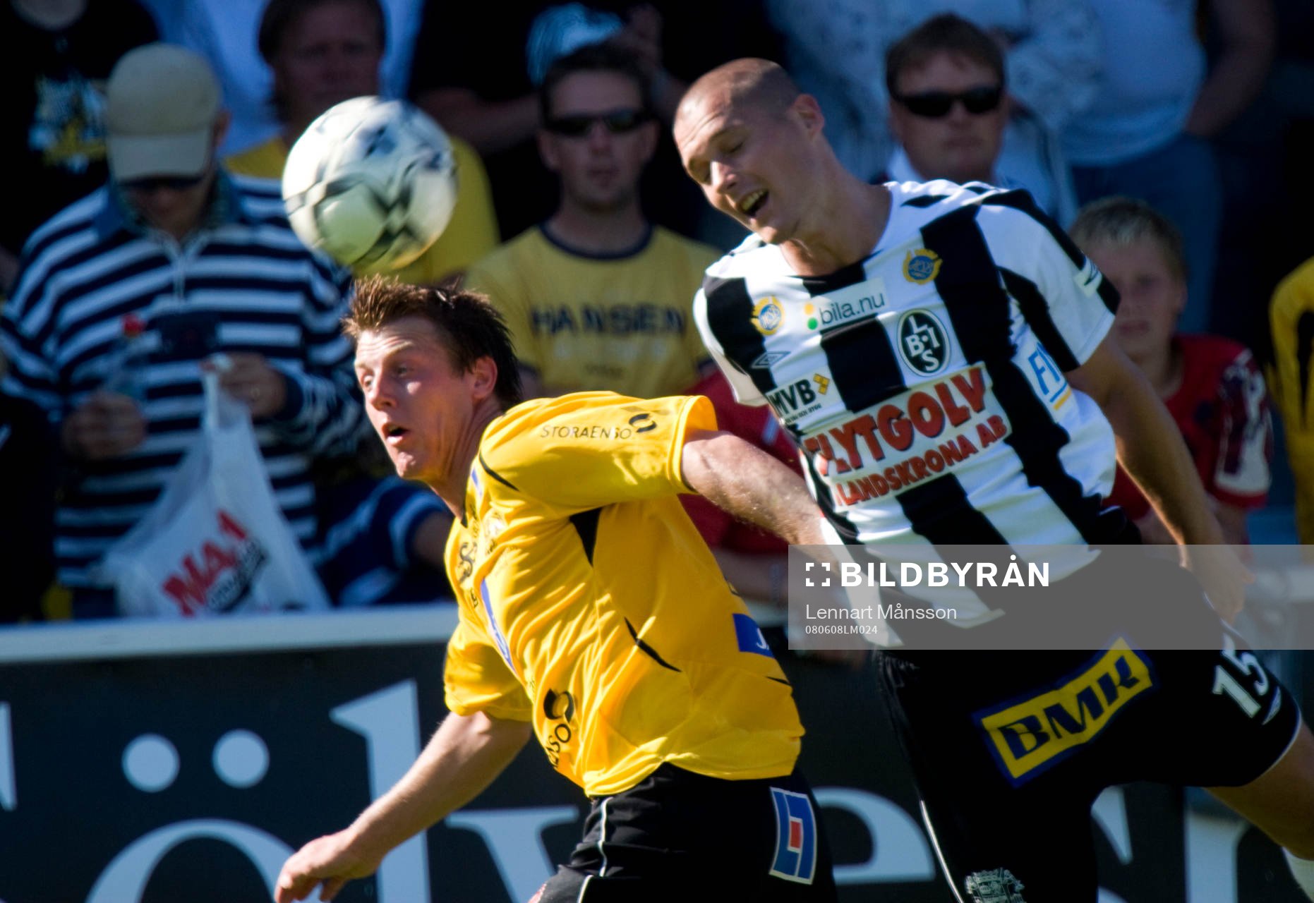 Landskronas målskytt Pär Cederqvist nickduell med David