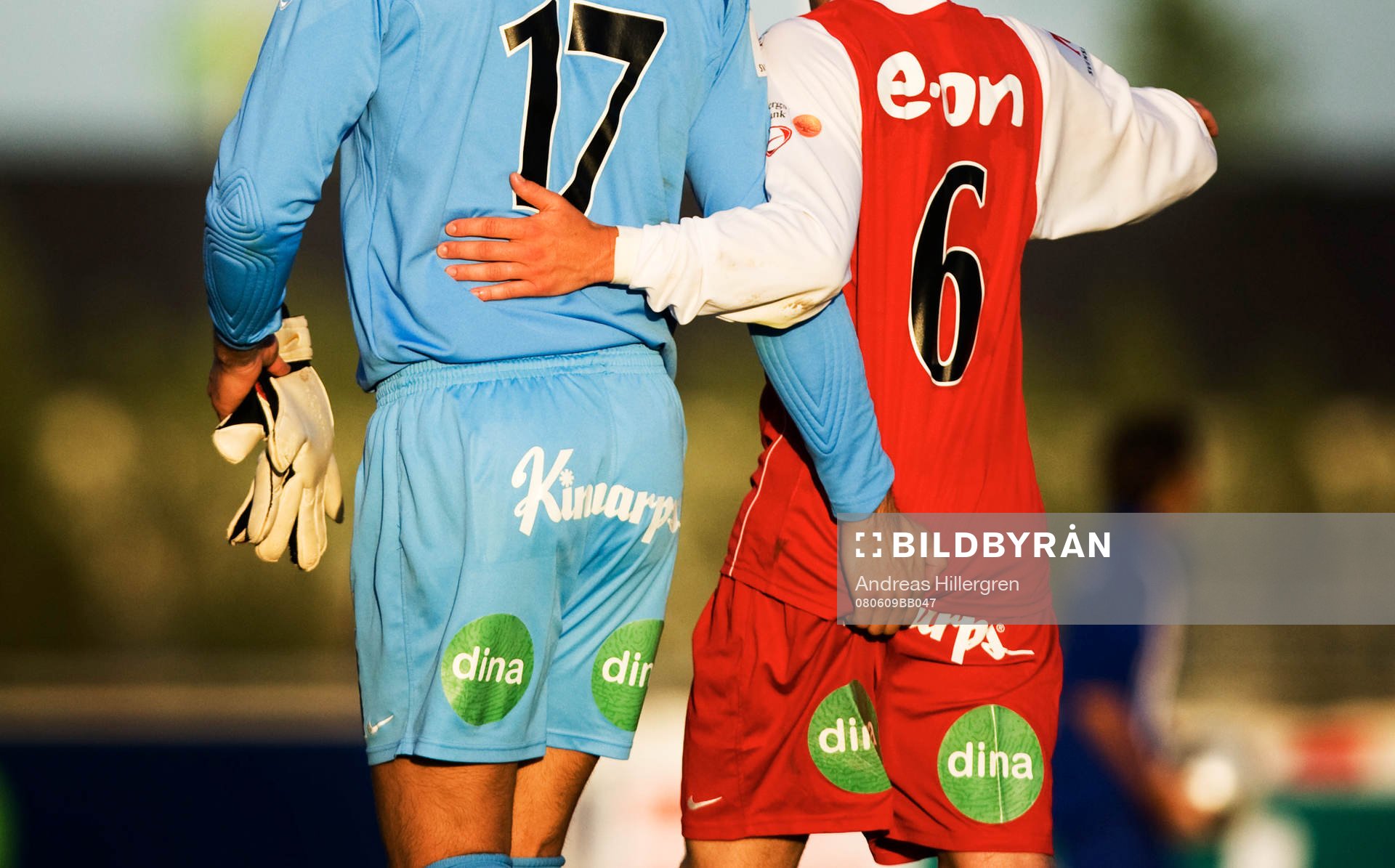 Stojan Lukic, målvakt nyper Tibor Joza i rumpan, genre,