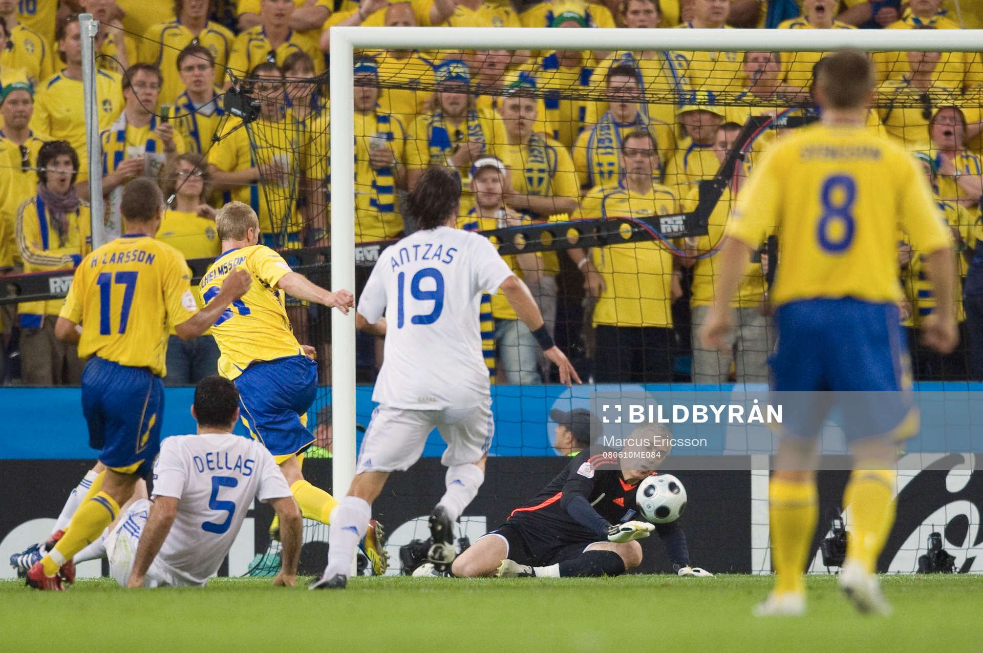 Antonis Nikopolidis, målvakt, Grekland avvärjer en svensk