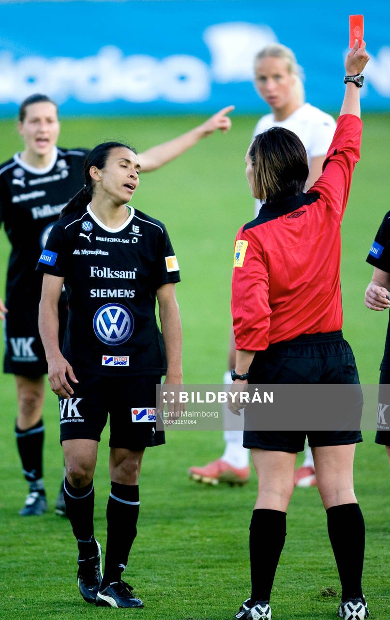 Bråkigt. Marta Da Silva, Umeå blir utvisad
