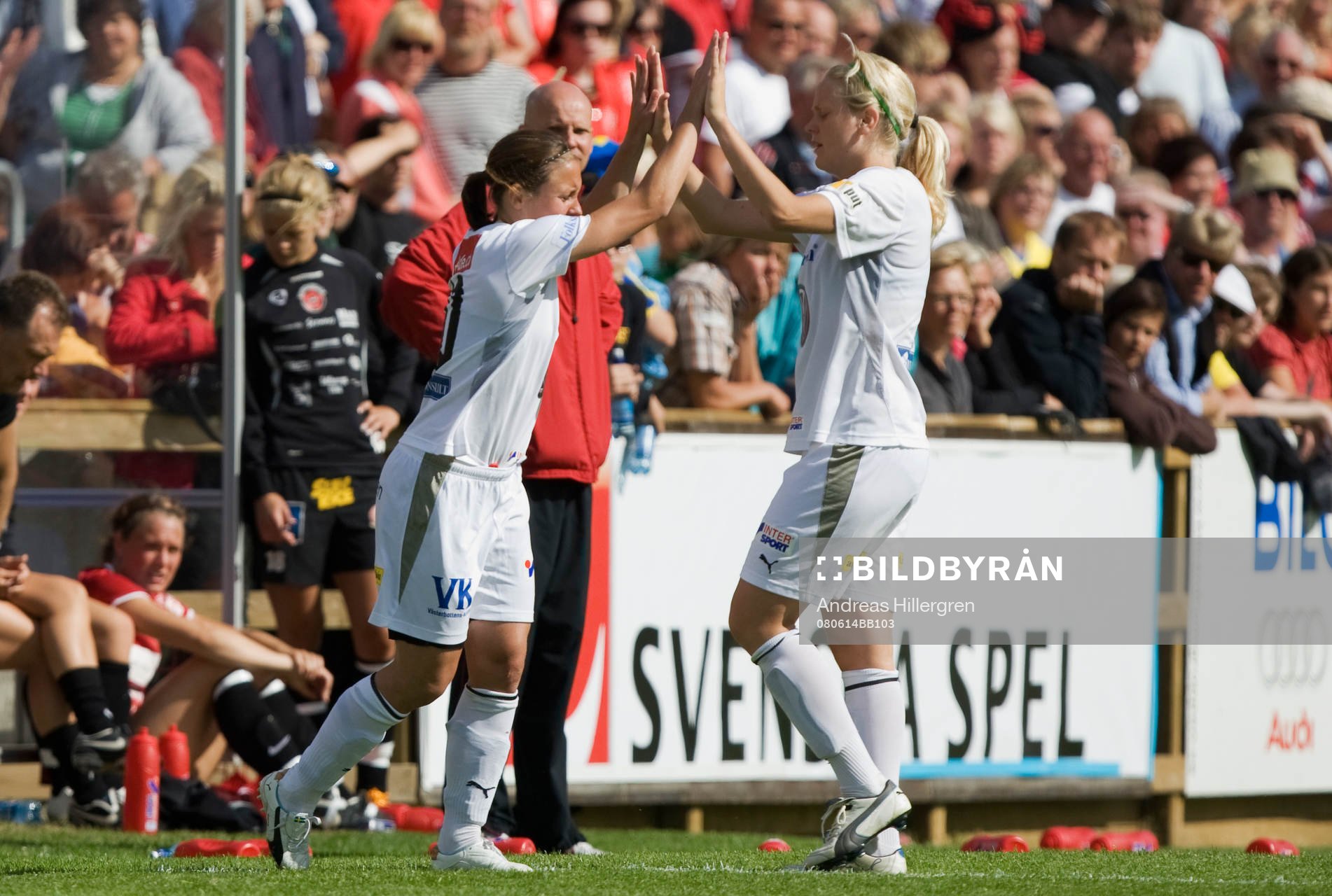 Hanna Ljungberg in och Lisa Dahlkvist ut