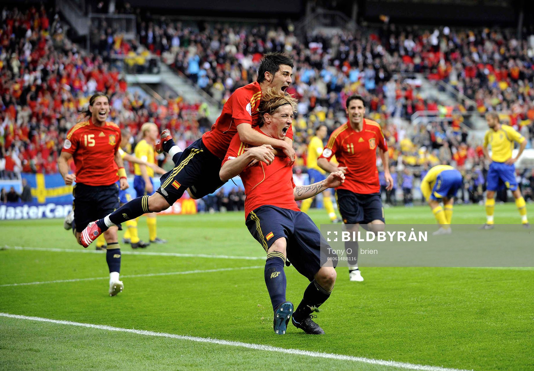  Fernando Torres jubel med David Villa efter mål.