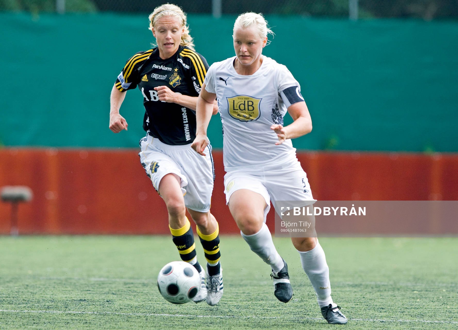Elin Ekblom Bak, AIK jagar Nilla Fischer, LdB Malmö