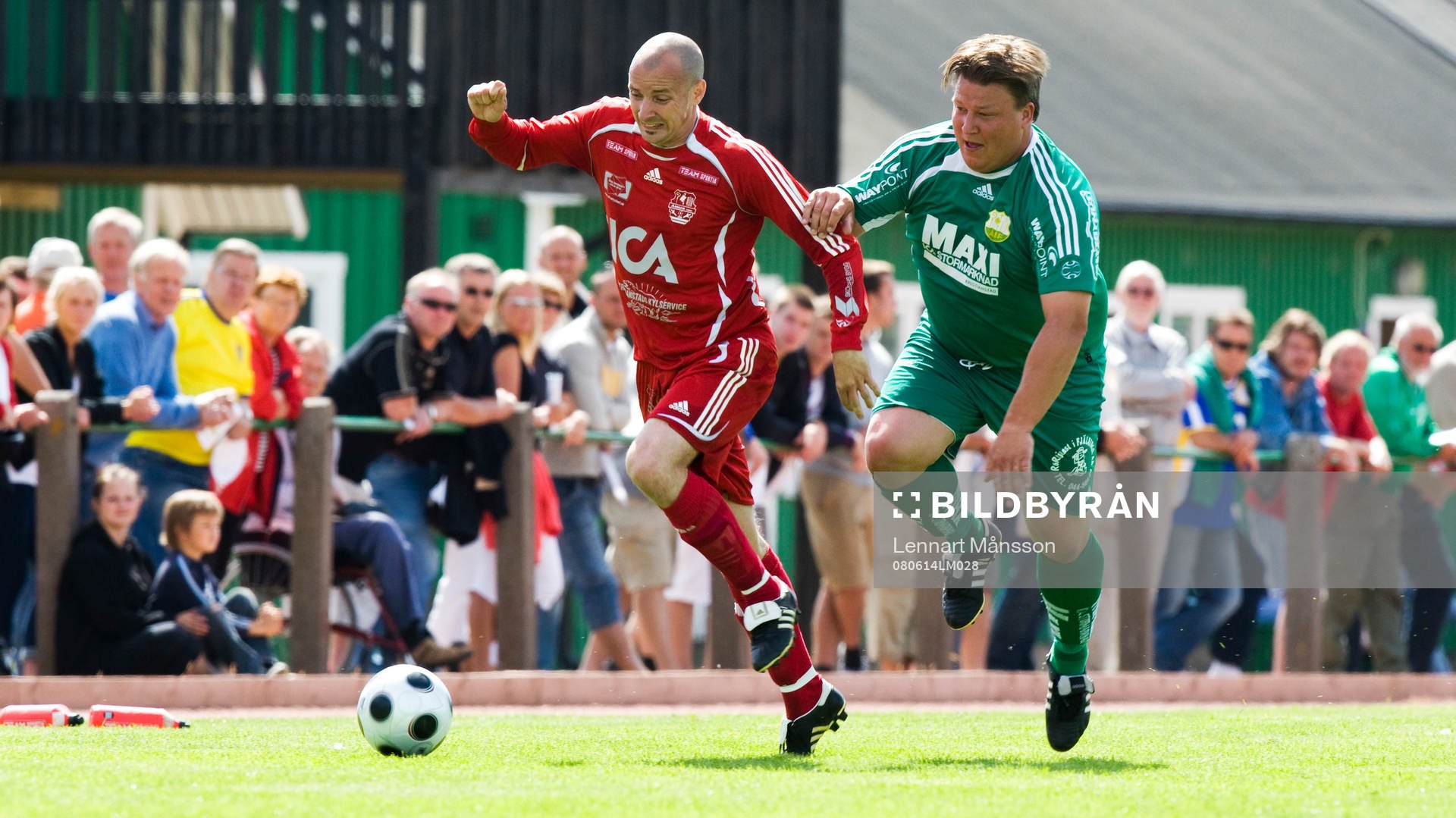Storpublik 610 åskådare. Planens störste spelare, Peter