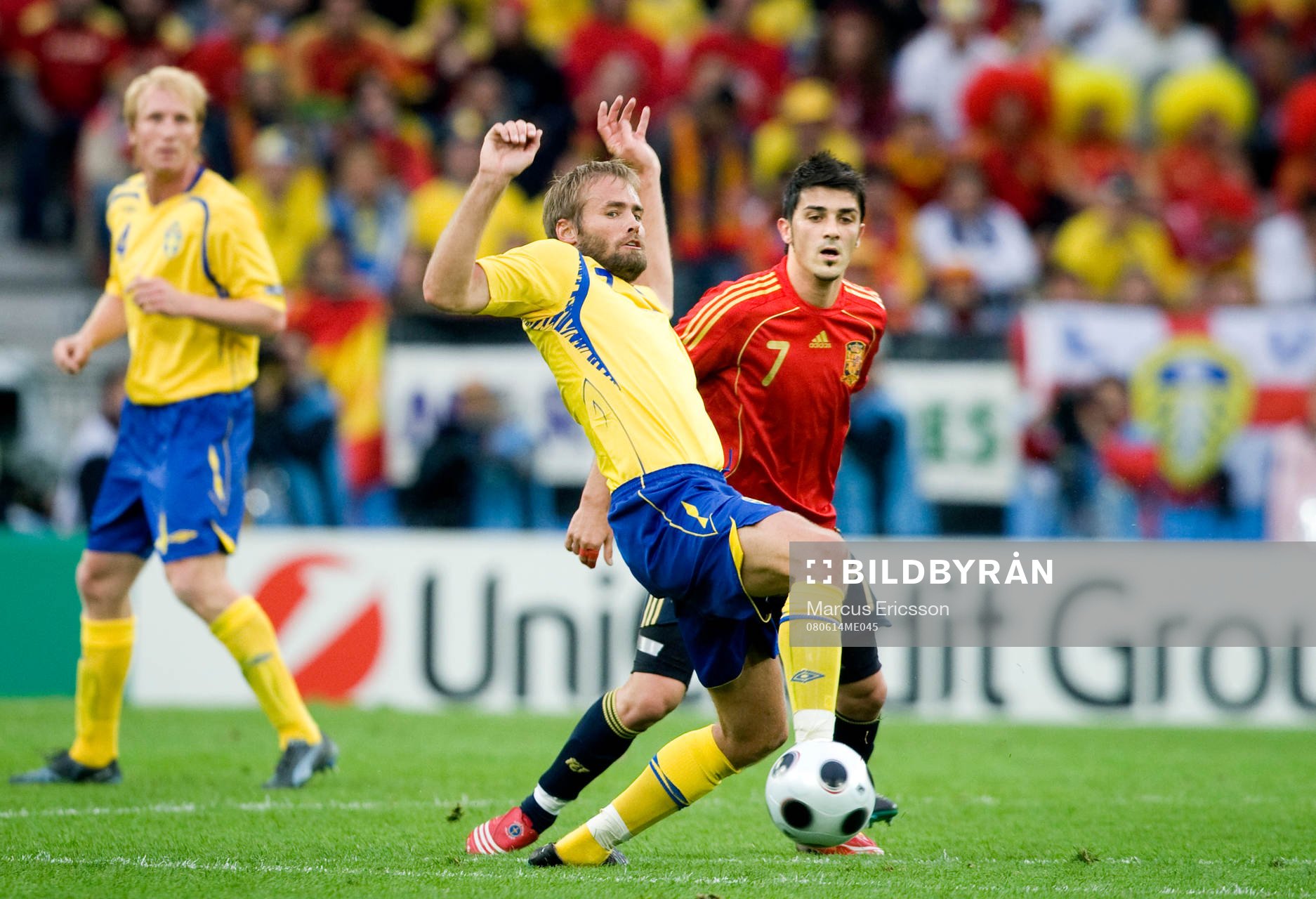 Olof Mellberg, Sverige och David Villa, Spanien