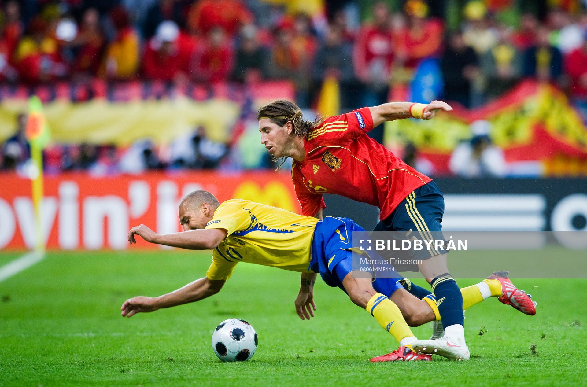 Platt fall för Henrik Larsson, Sverige med Sergio Ramos,