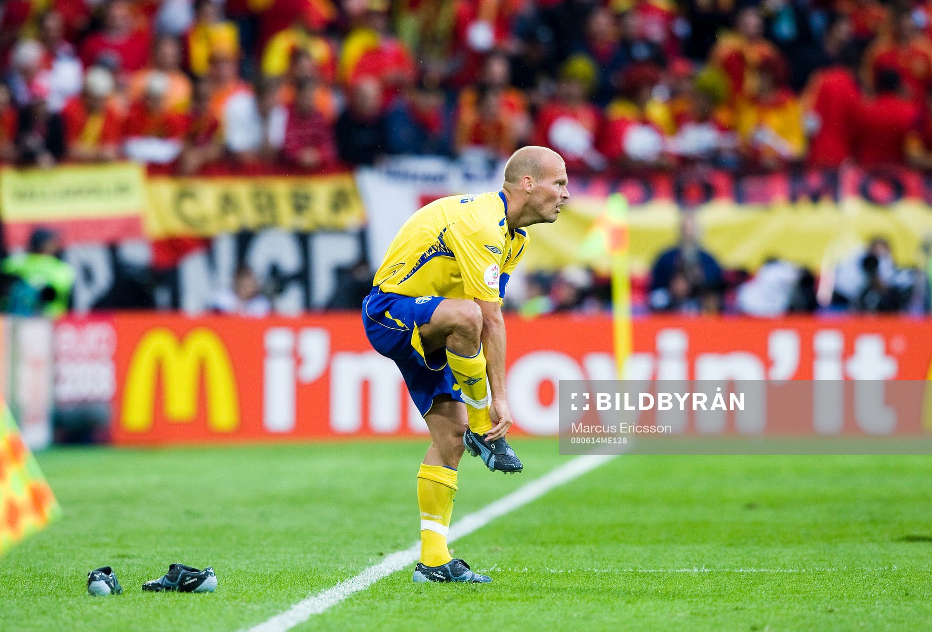 Fredrik Ljungberg, Sverige, byter skor