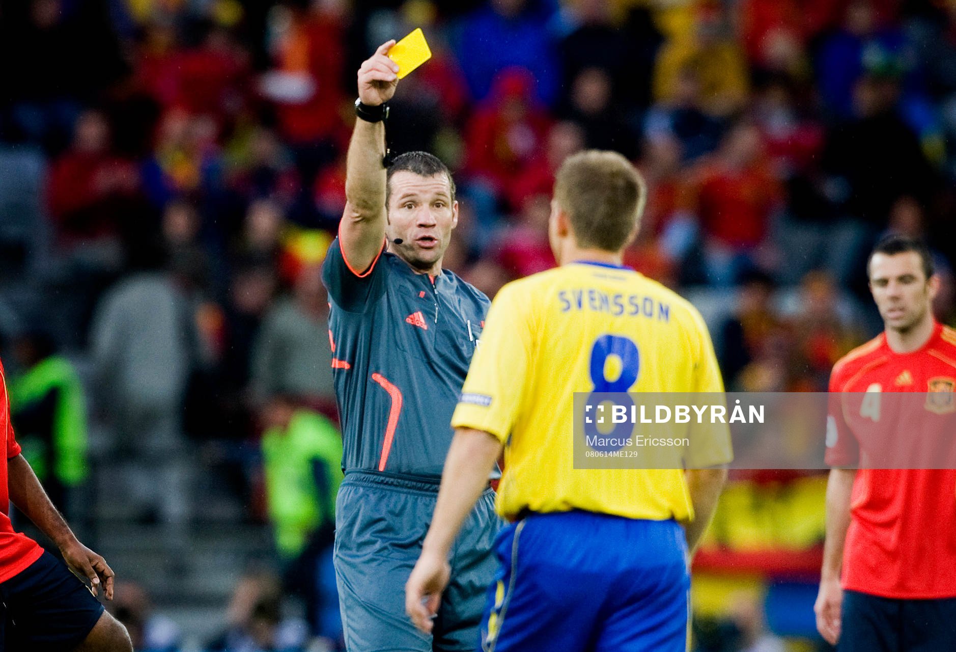 Anders Svensson, Sverige, får gult kort