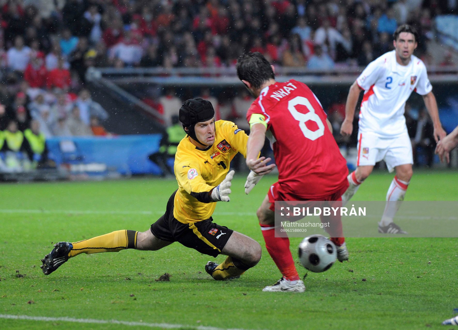 Nihat Kahveci, Turkiet gör 2-2. Petr Cech, målvakt,